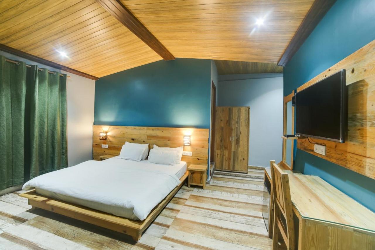 Standard King Room photo 1