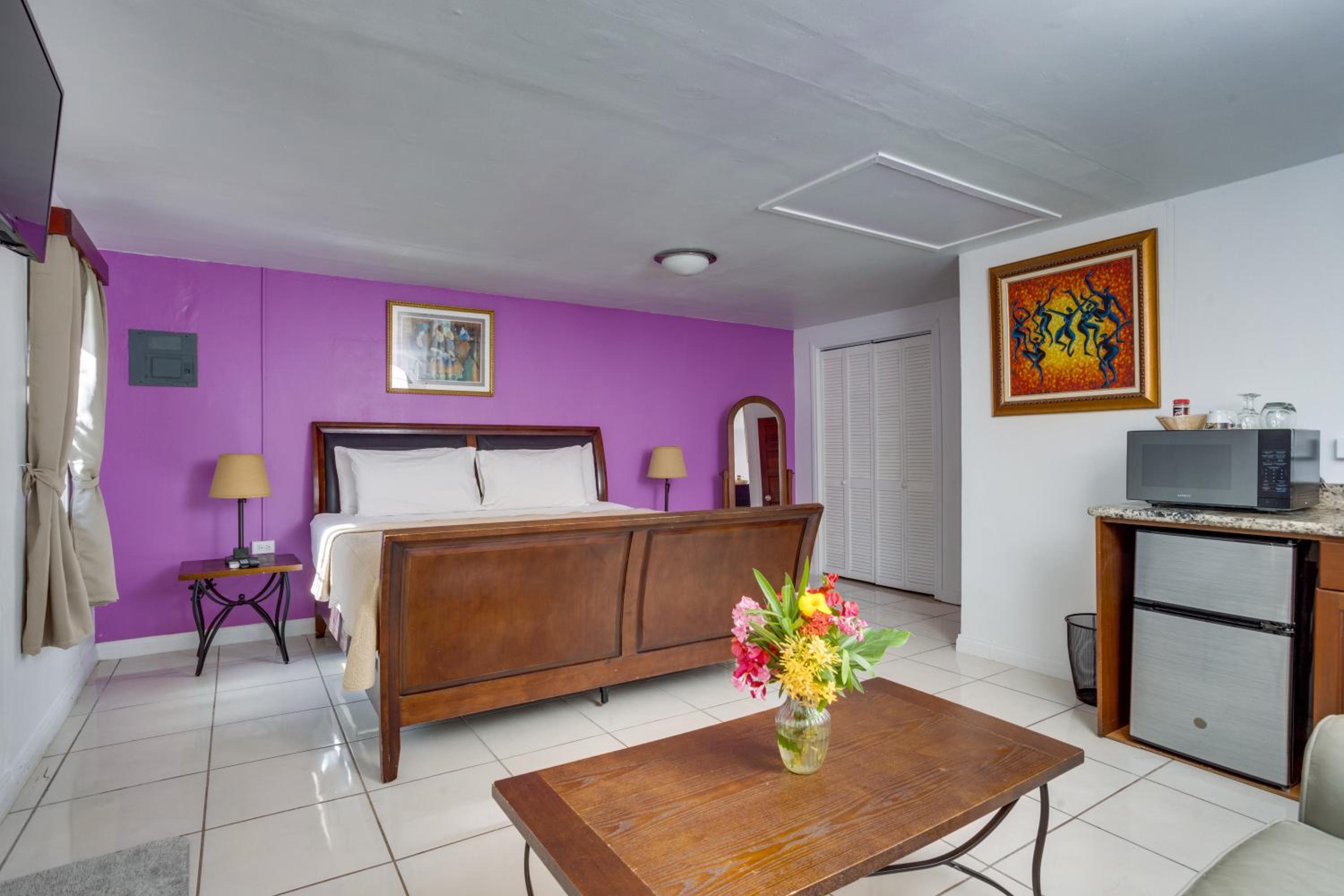 Standard King Room photo 1