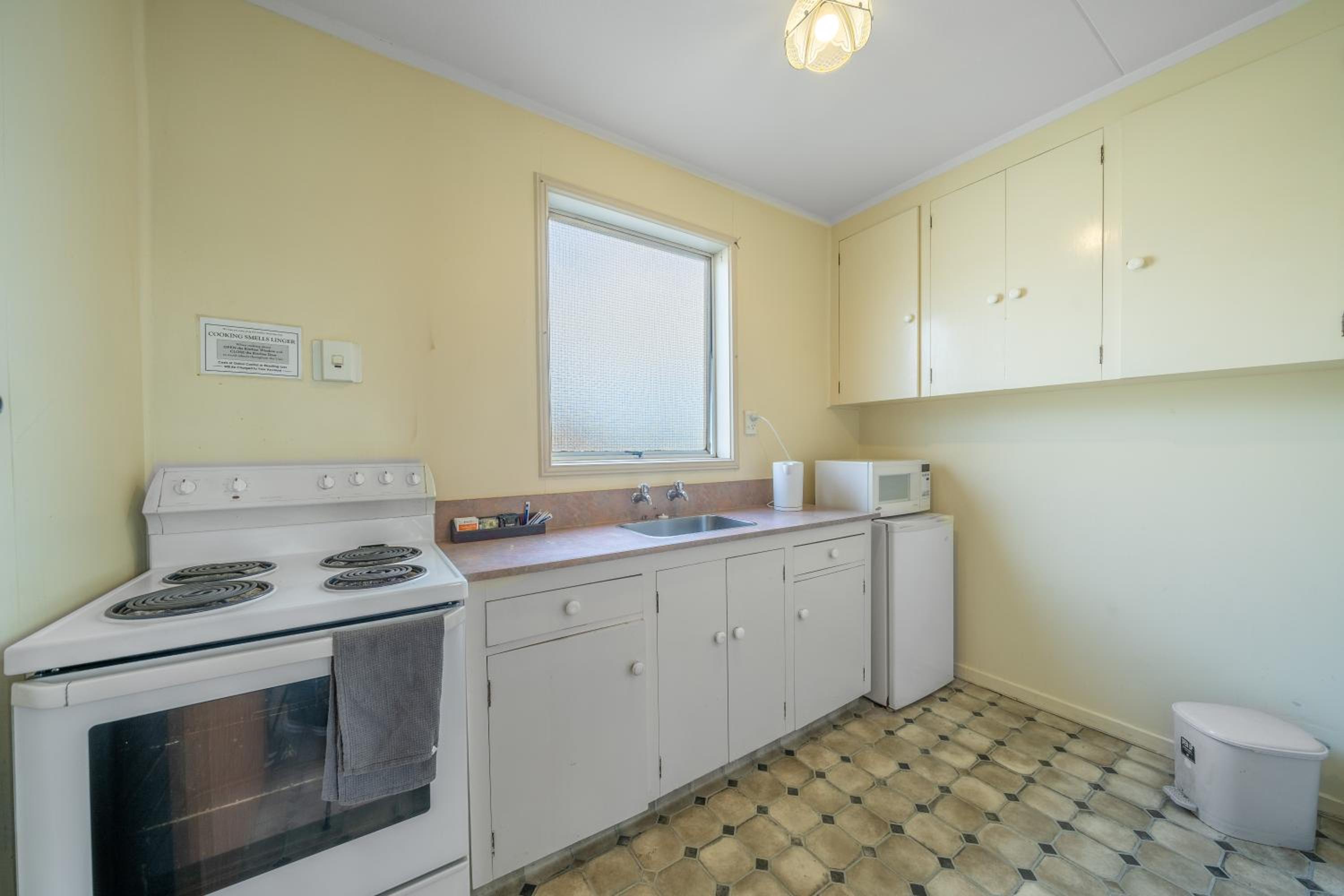 One-Bedroom Apartment with 3 Single Beds photo 2