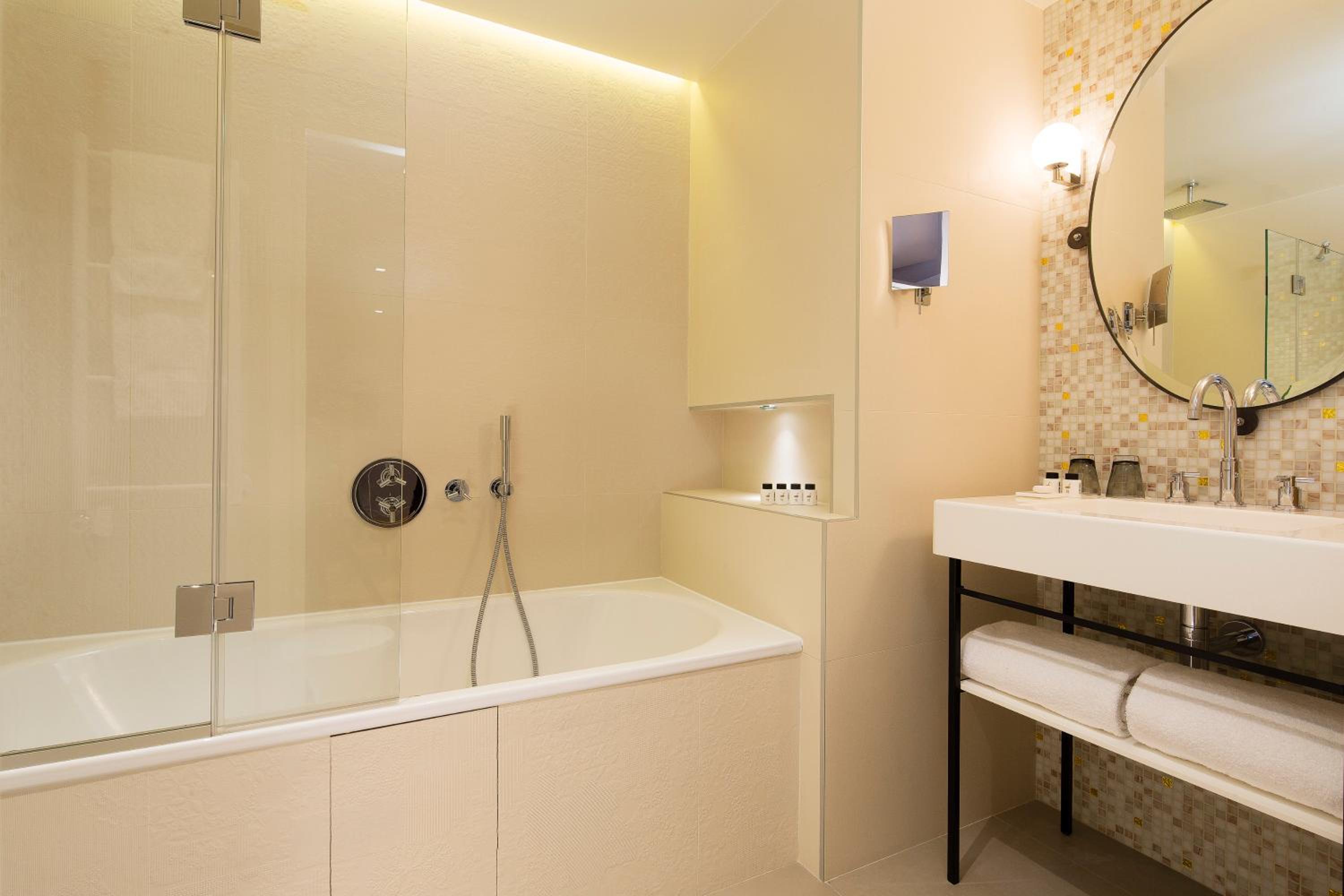 Suite with Garden View photo 2