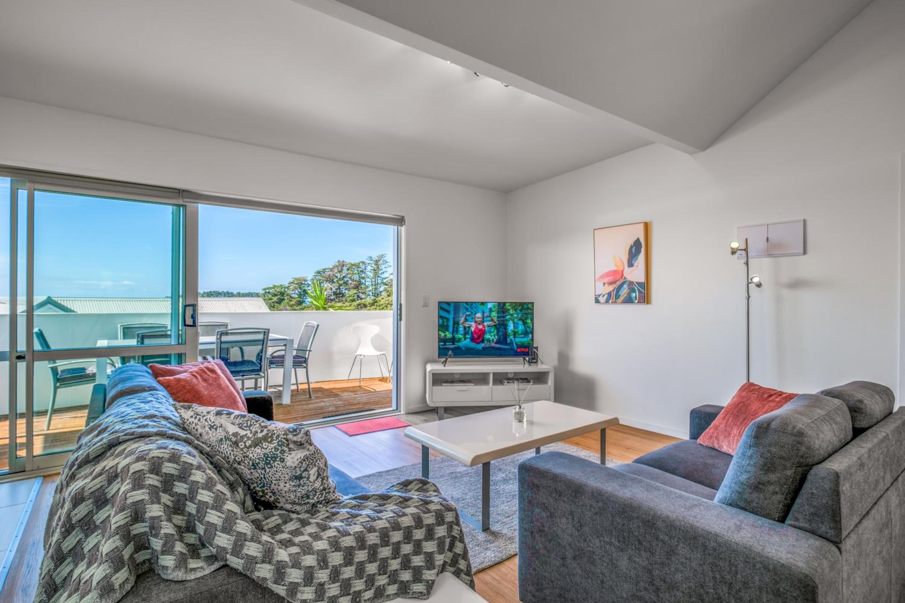 Apartment with View and Balcony photo 2