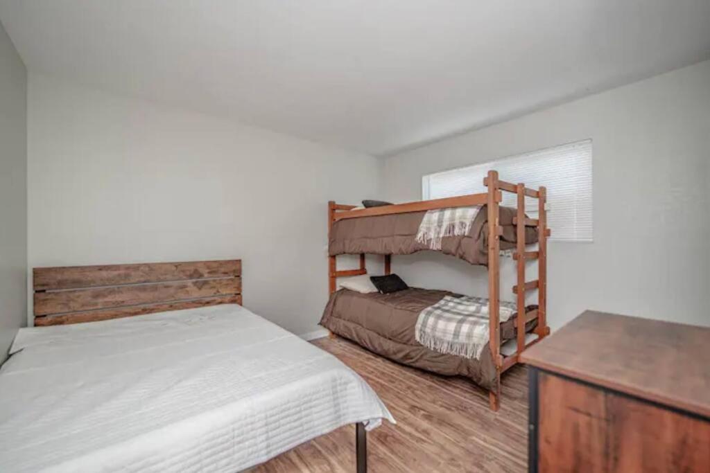Three-Bedroom House photo 1