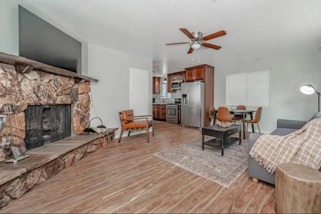 Three-Bedroom House photo 2