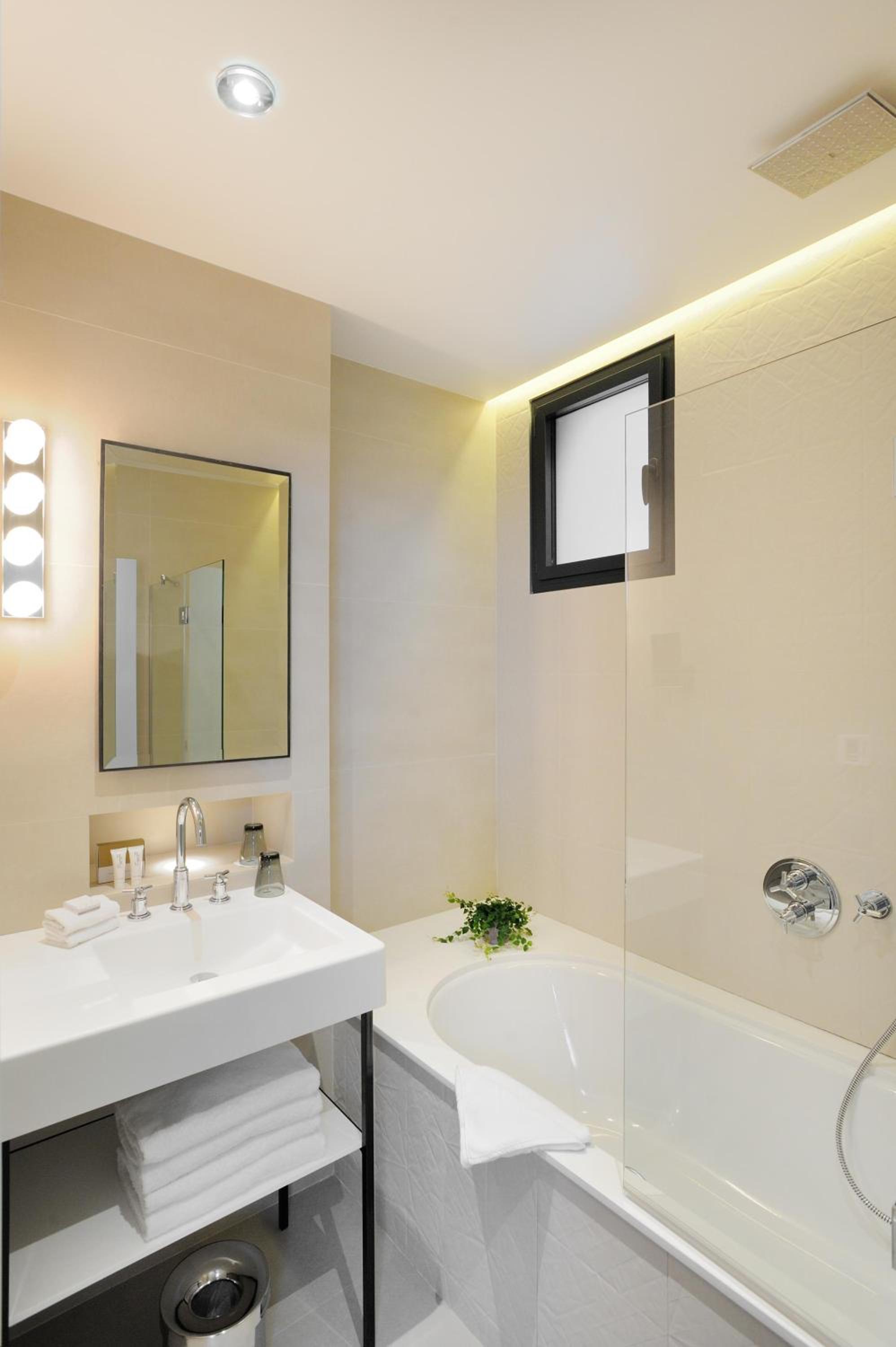 Deluxe Double Room with Garden View photo 2