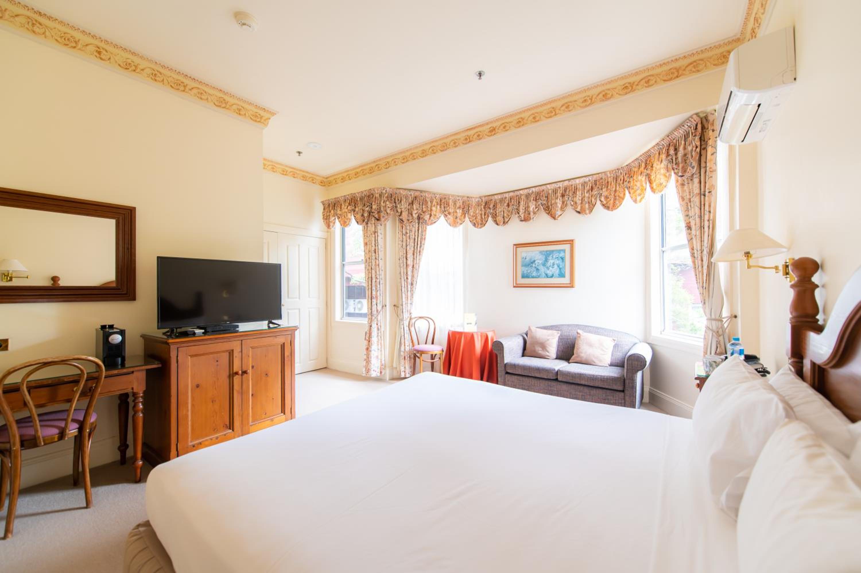 Heritage Suite - Photo 3