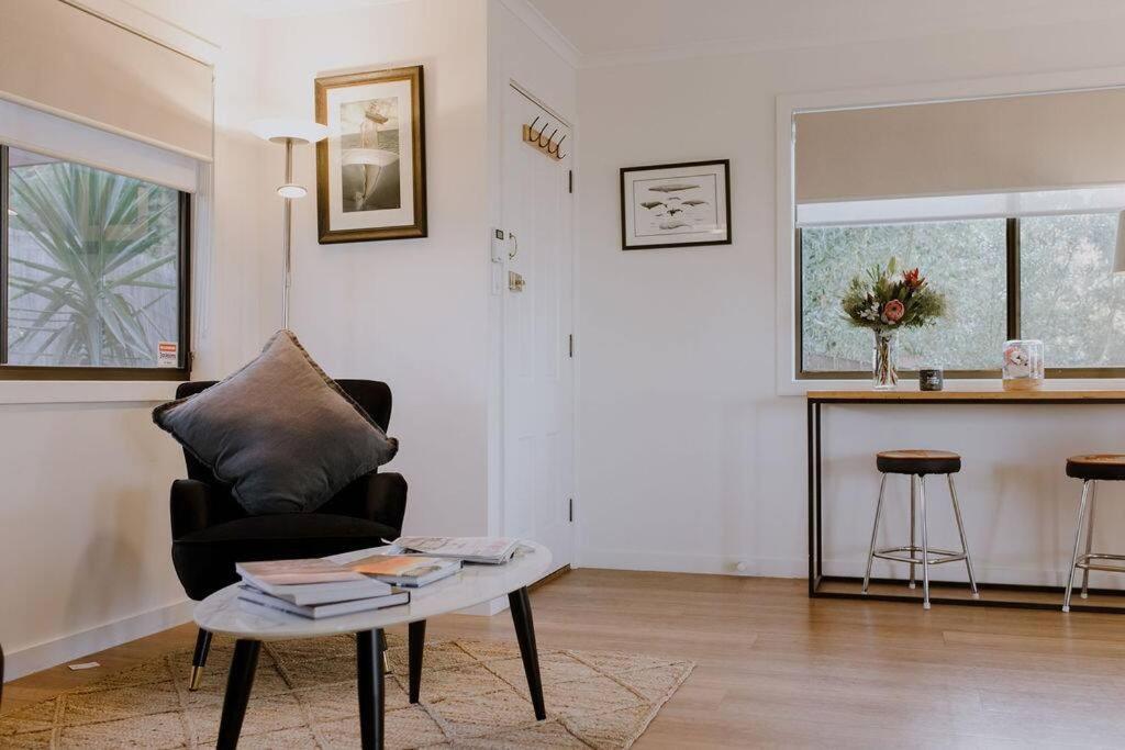 Three-Bedroom House photo 3