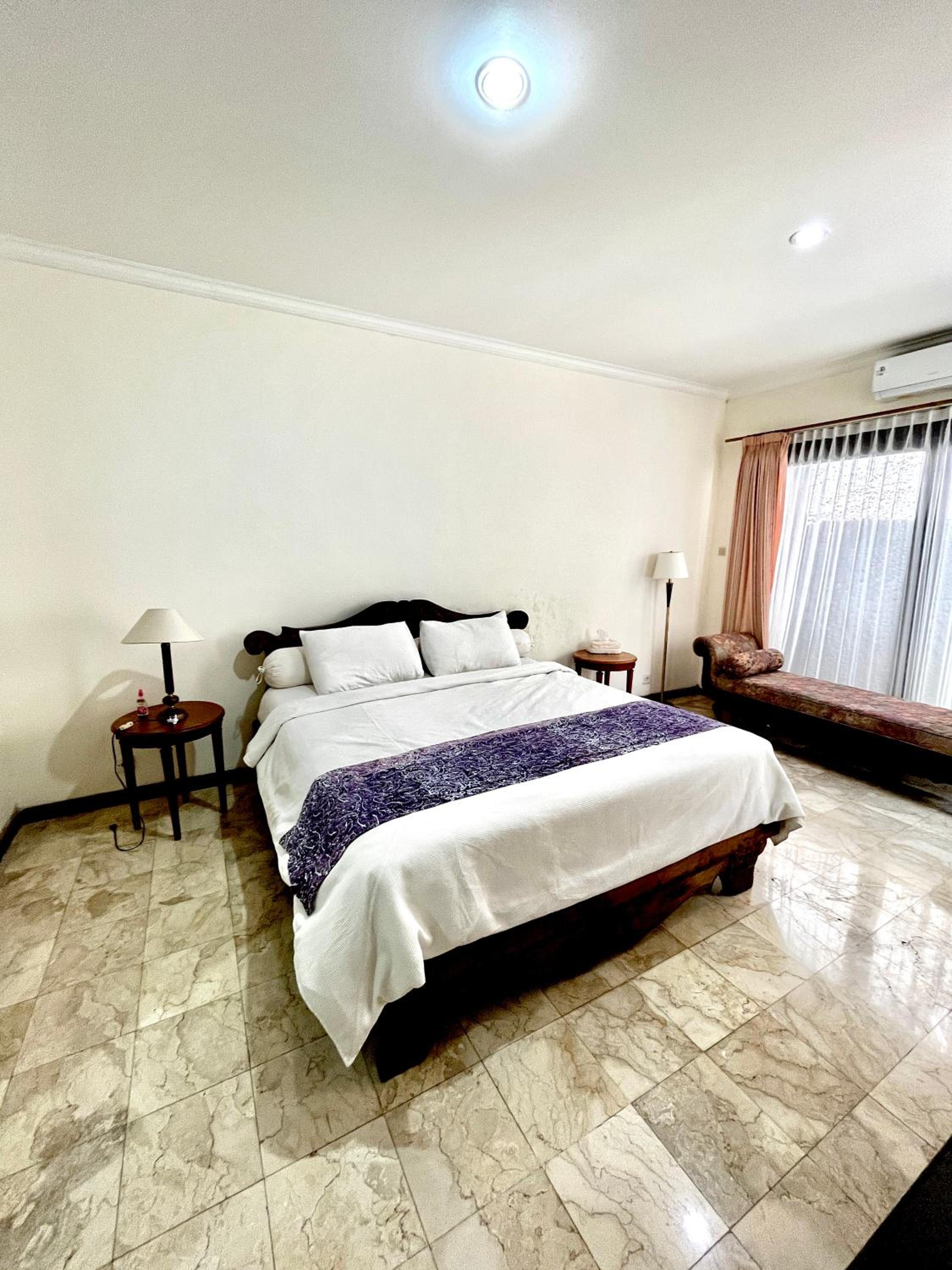 Deluxe Queen Room