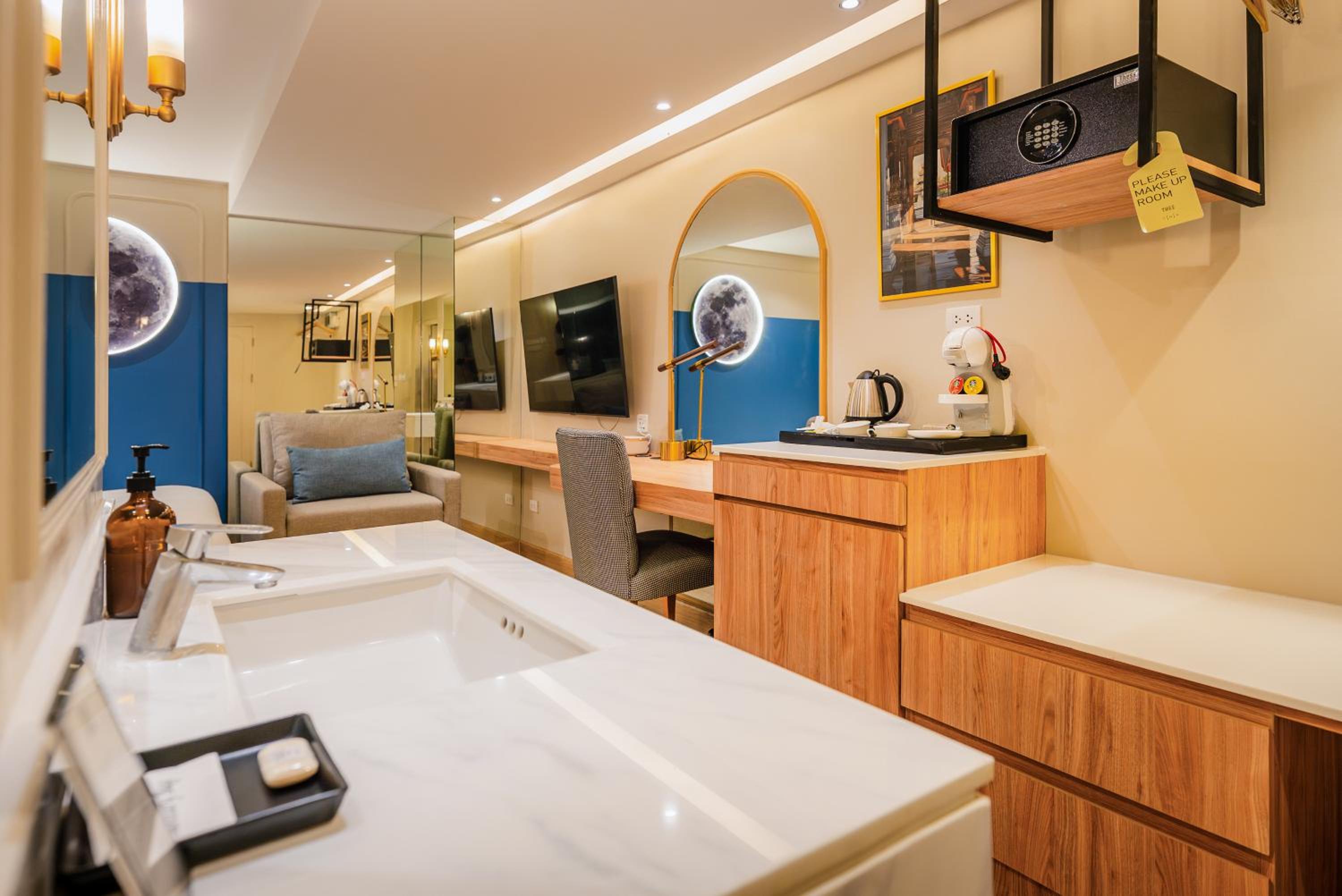 Deluxe Double or Twin Room photo 2