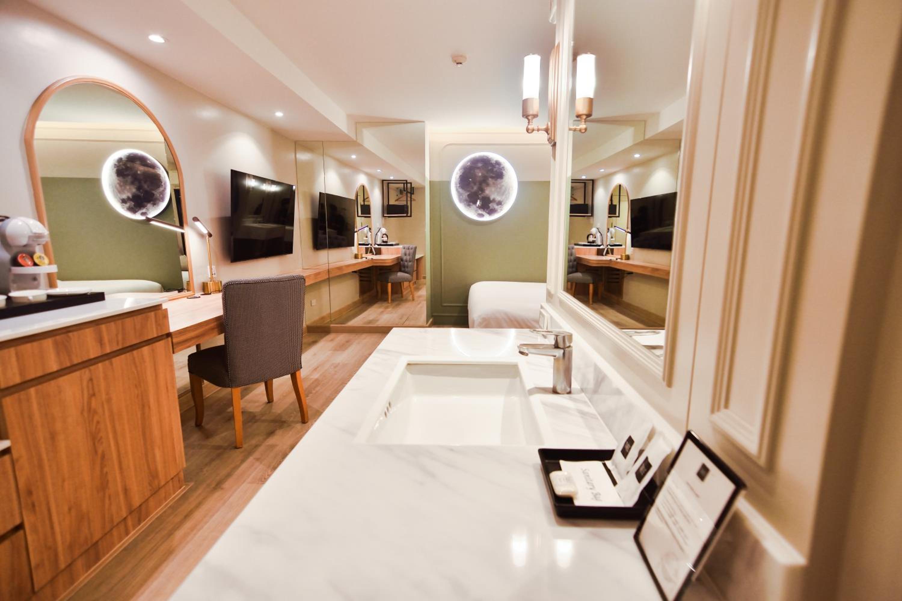 Deluxe Double or Twin Room photo 3