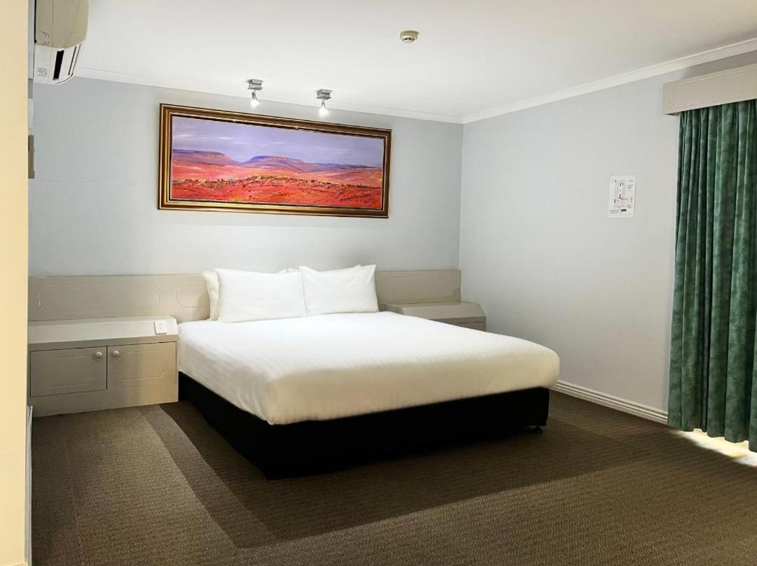 Studio Apartment with King Bed - Photo 1