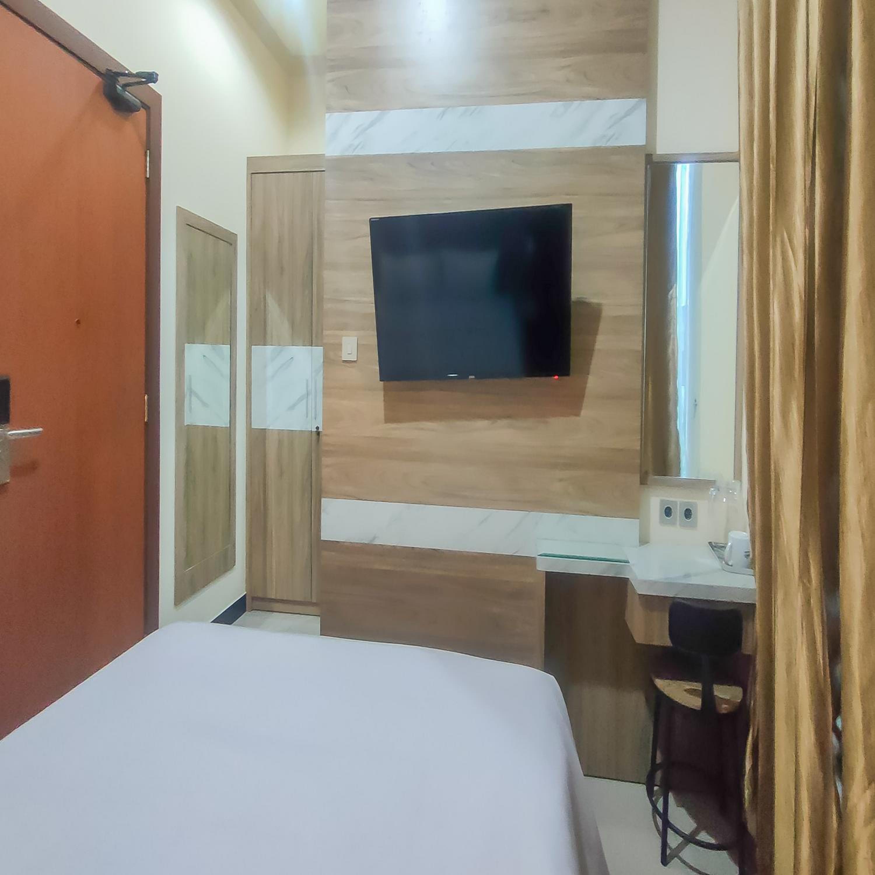 Standard Double Room - Photo 3