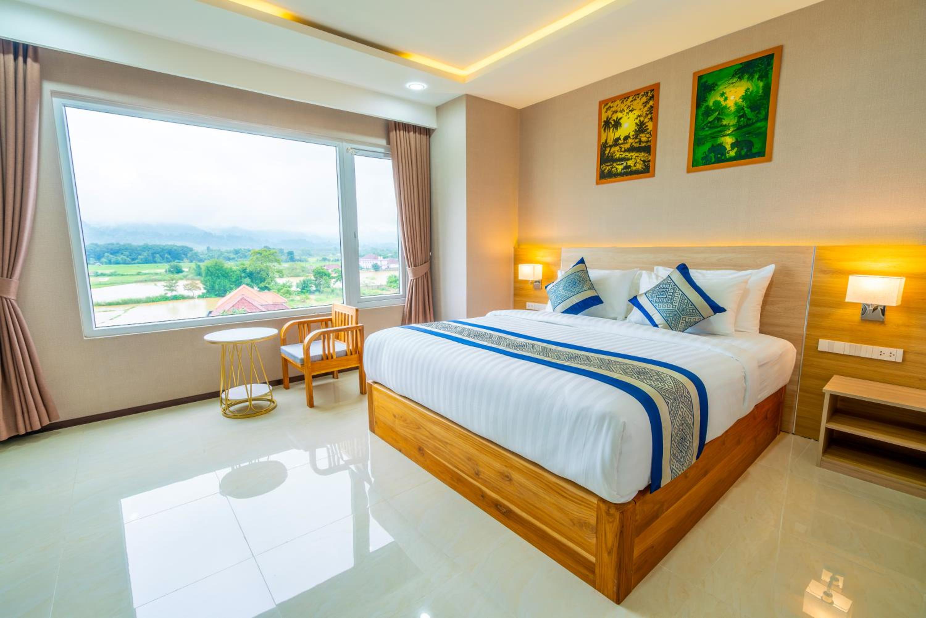 Standard King Room photo 1