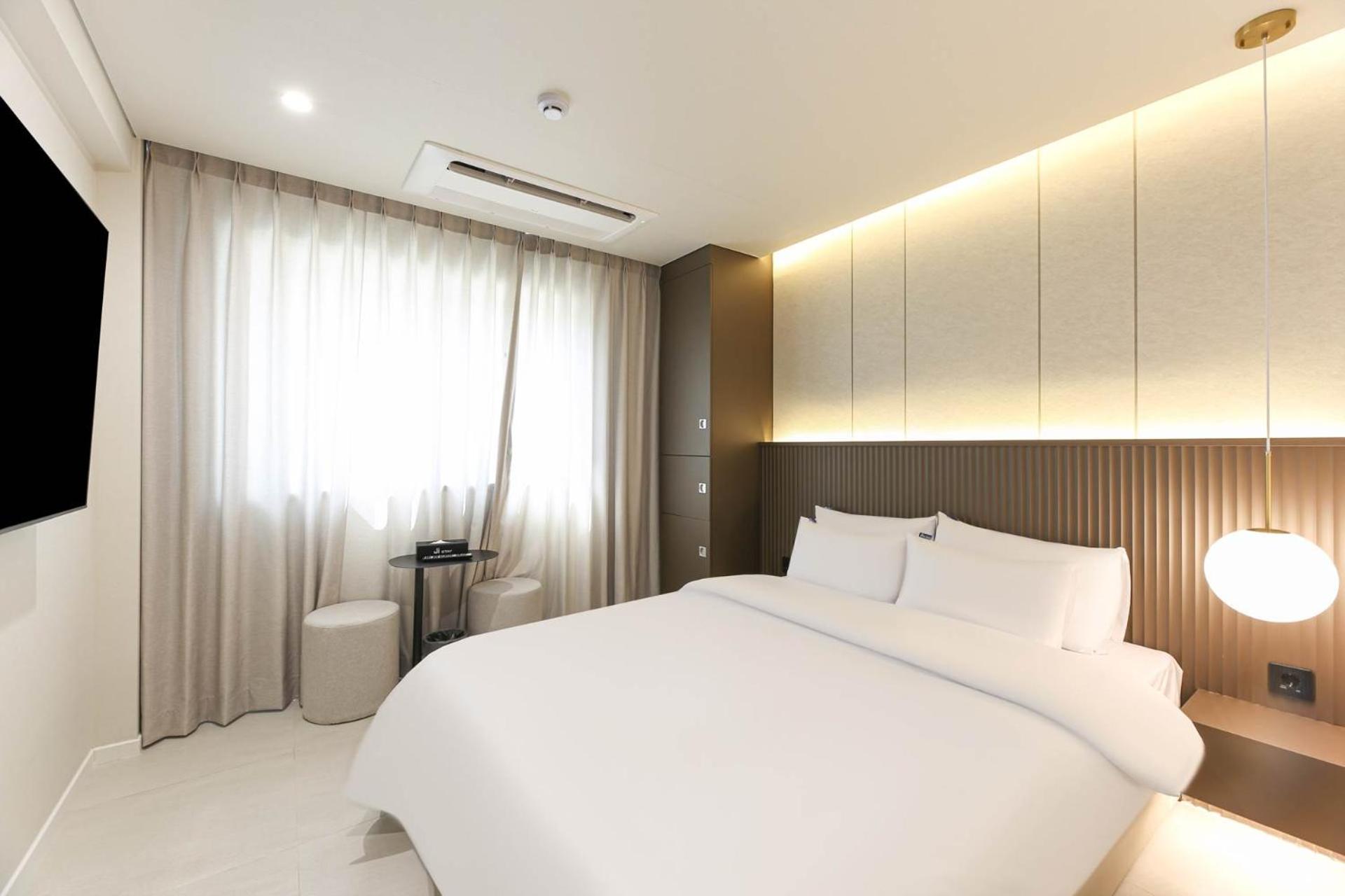 Double Room - Photo 2