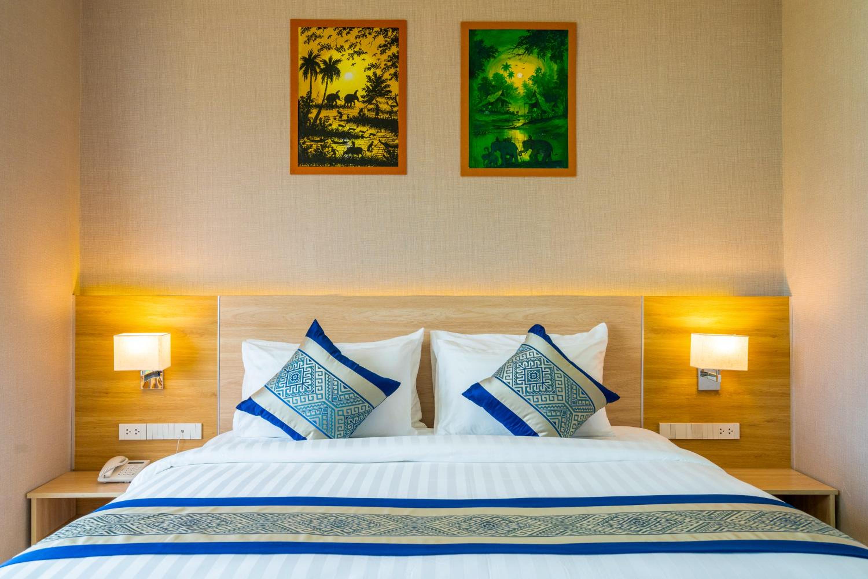Deluxe King Room photo 3