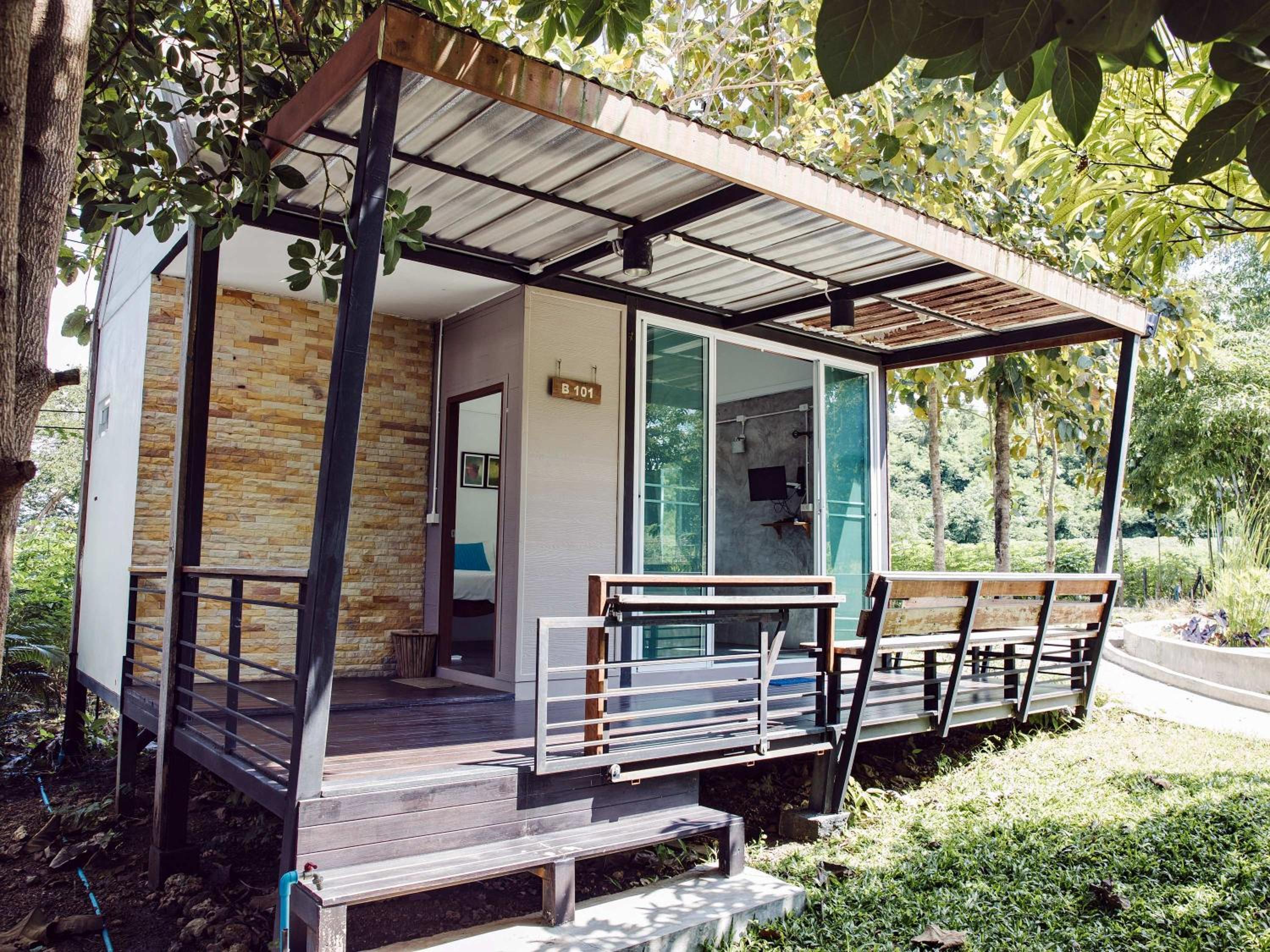 Bungalow with Garden View photo 2