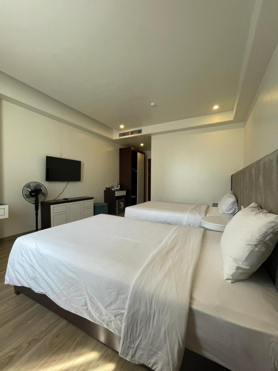 Standard Twin Room - Photo 2