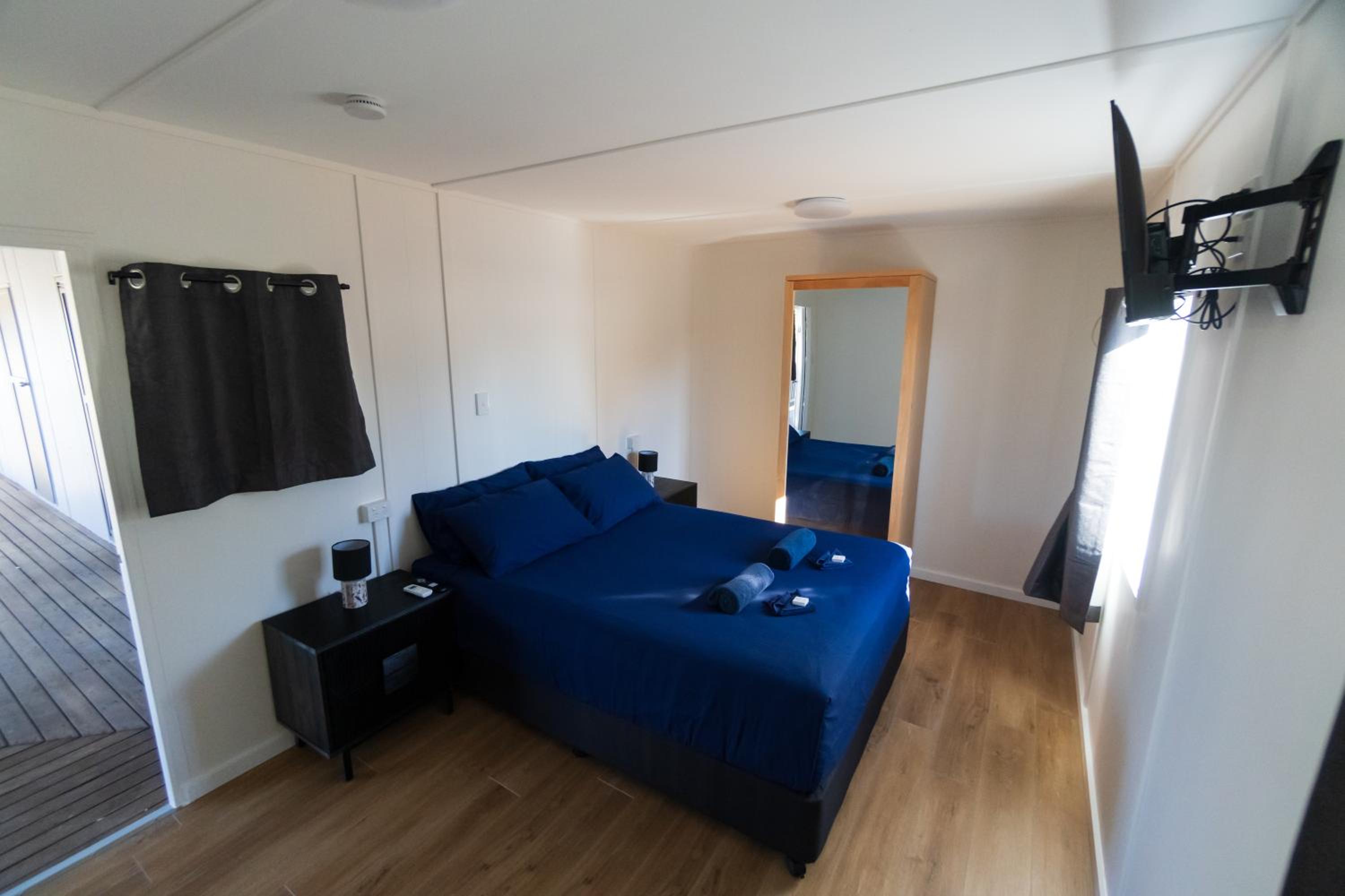 Economy Studio Room (Shared Bathroom) photo 3