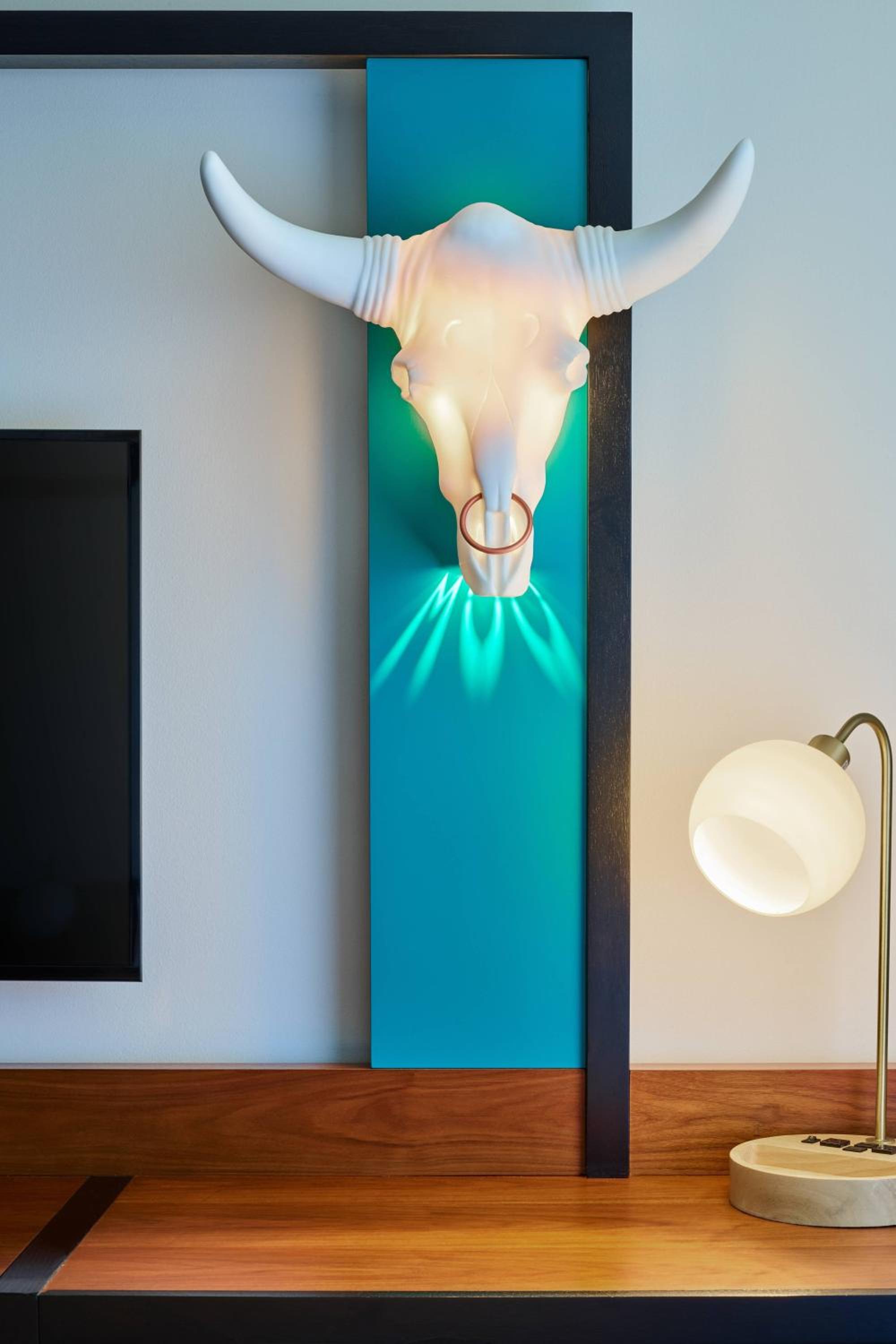 Luxury King Room - Photo 7