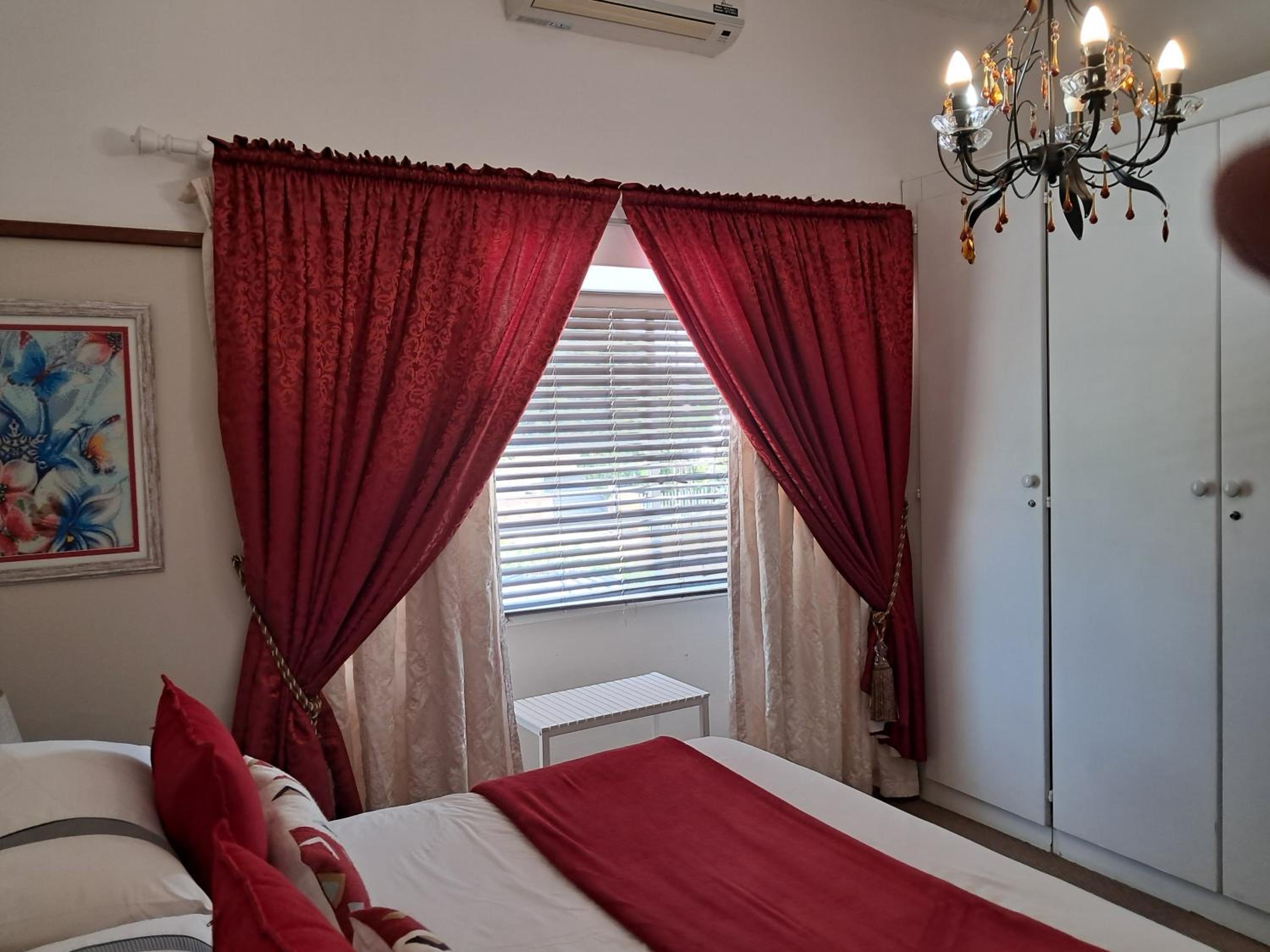 Queen Room photo 1