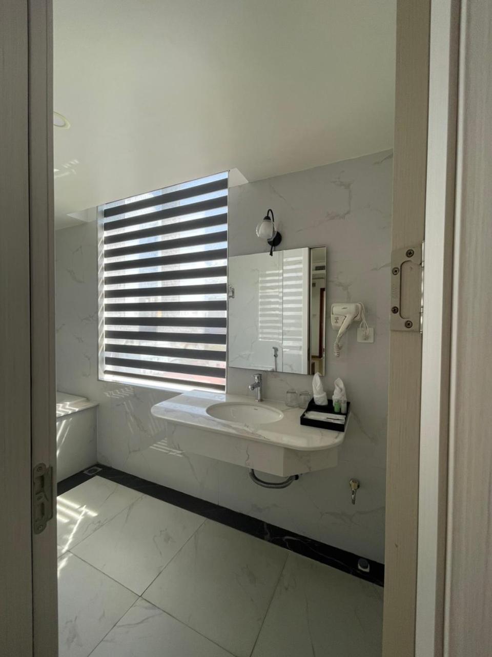 One-Bedroom Apartment - Photo 4