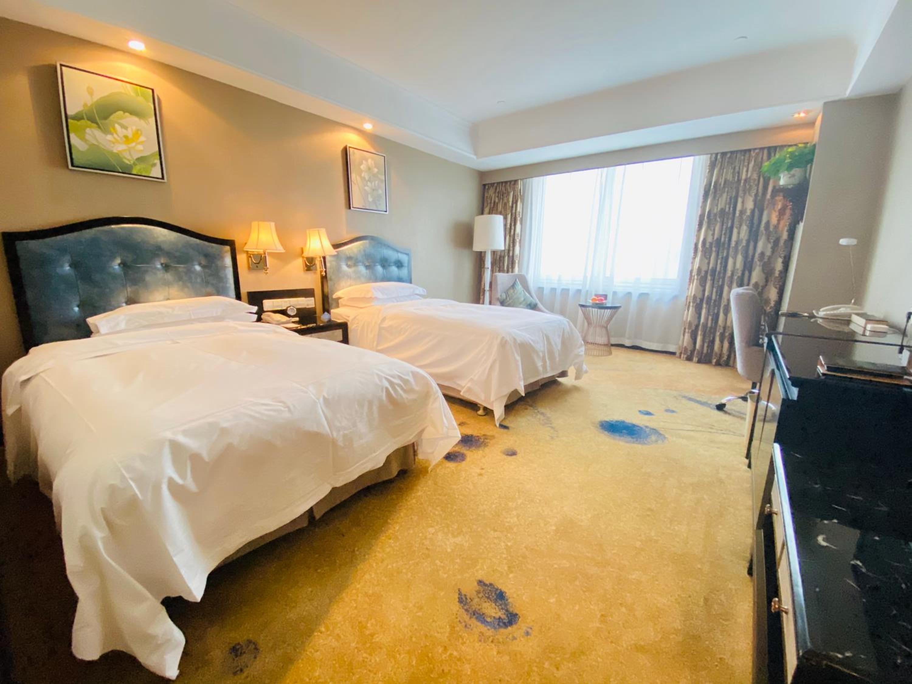 Deluxe Twin Room - Photo 2