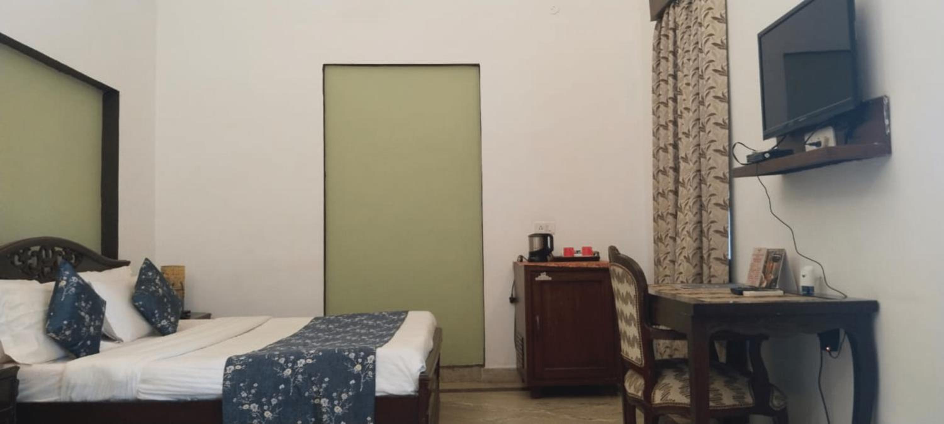 Queen Room