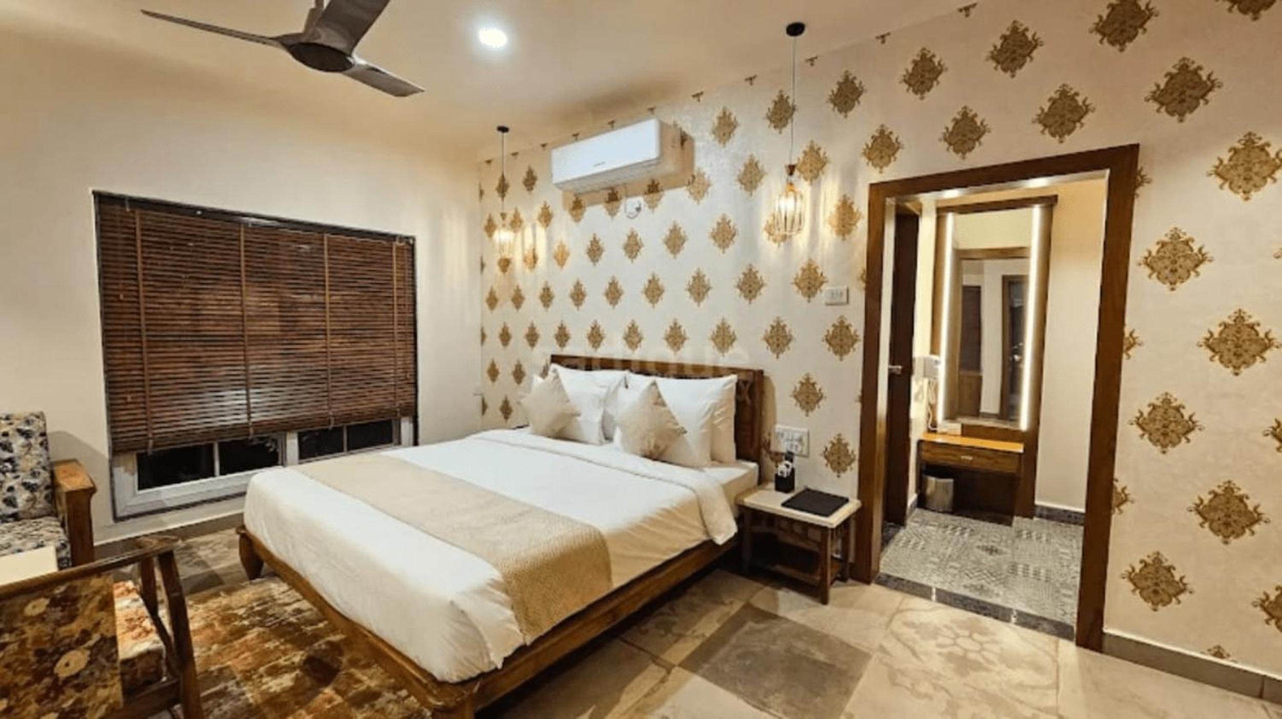 Deluxe King Room