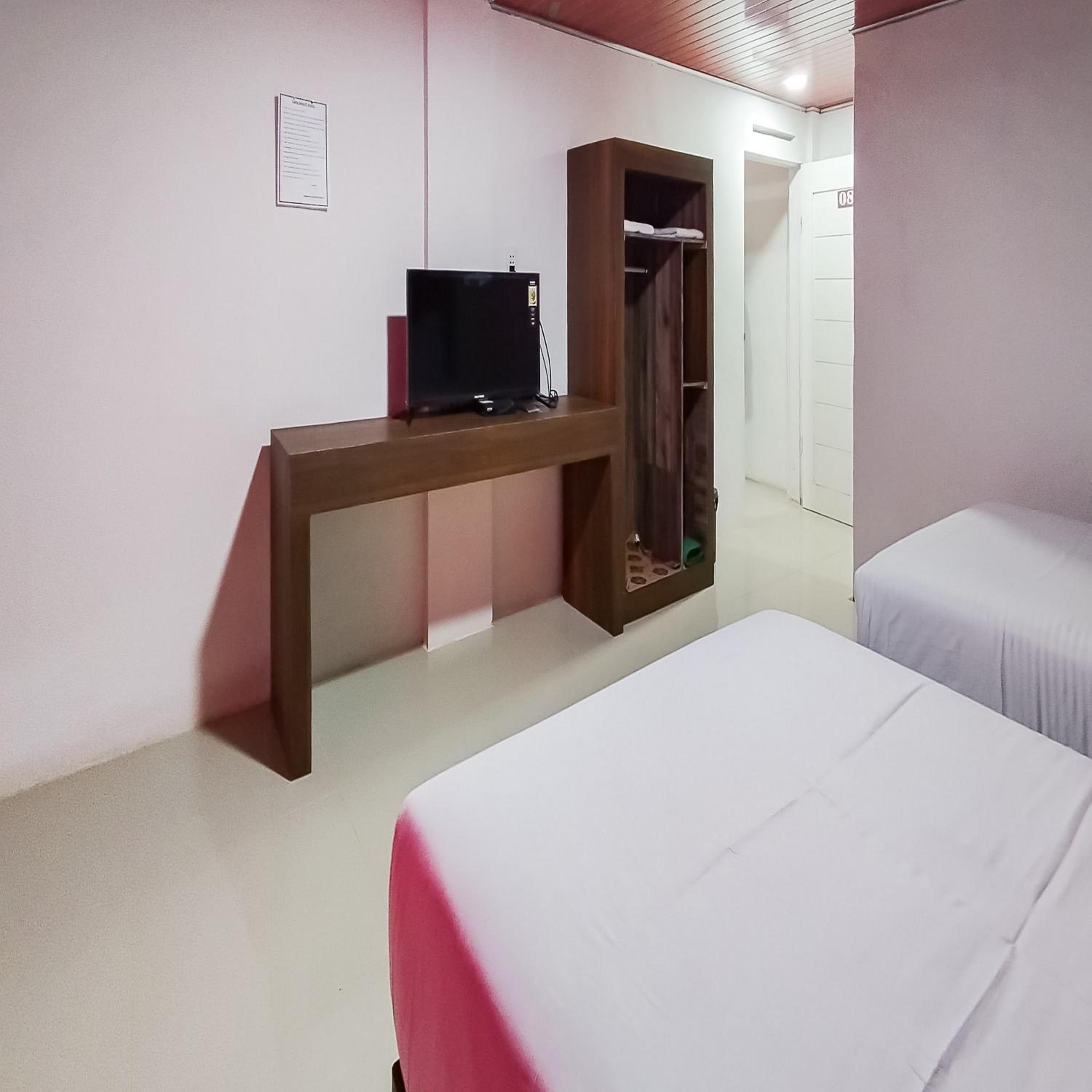 Standard Twin Room photo 2