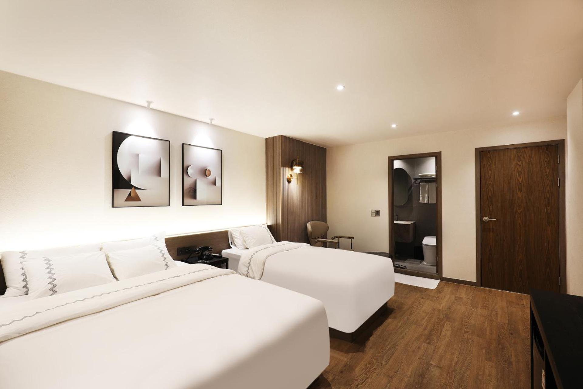 Deluxe Twin Room - Photo 1