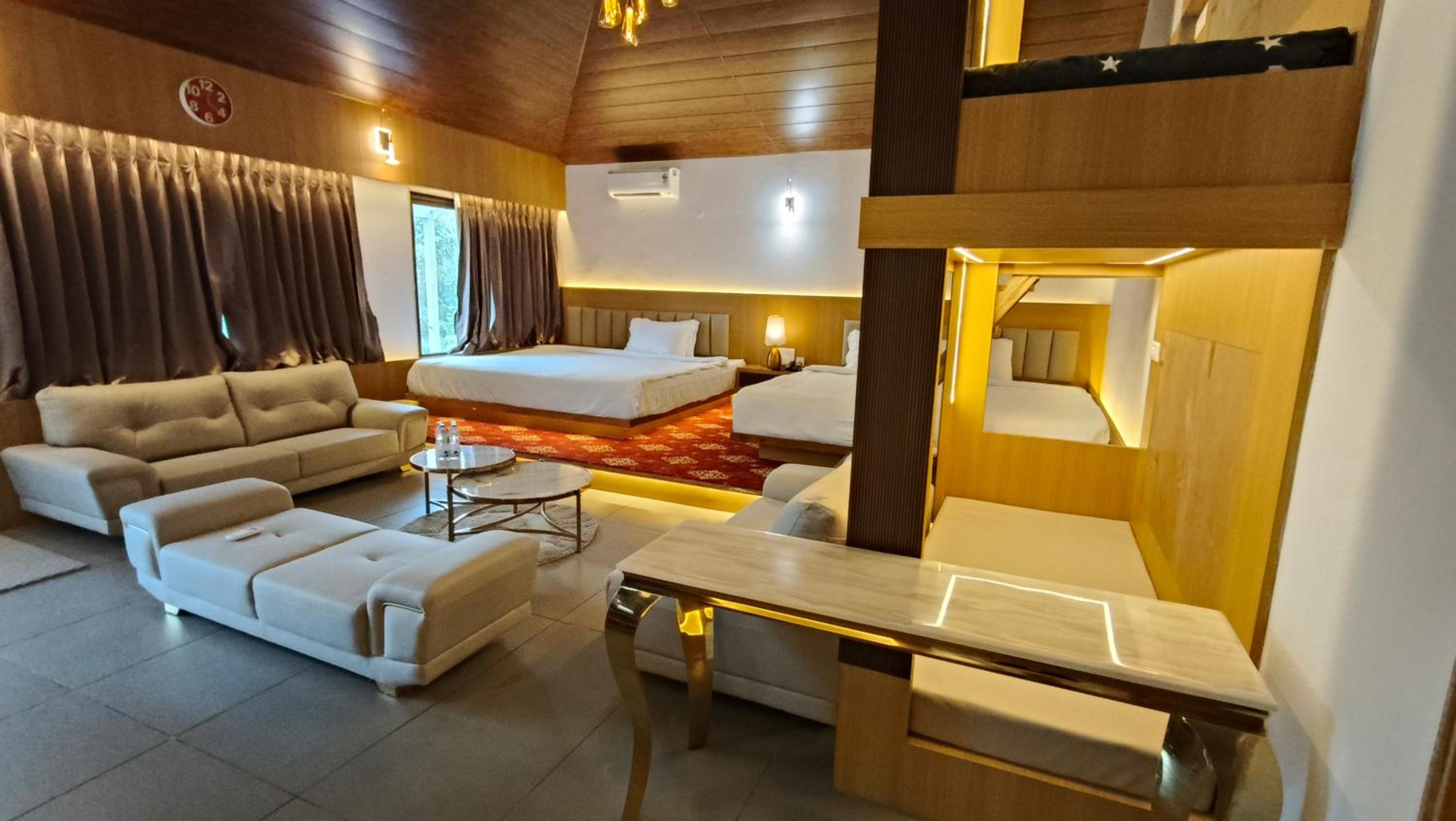 Family Suite photo 2