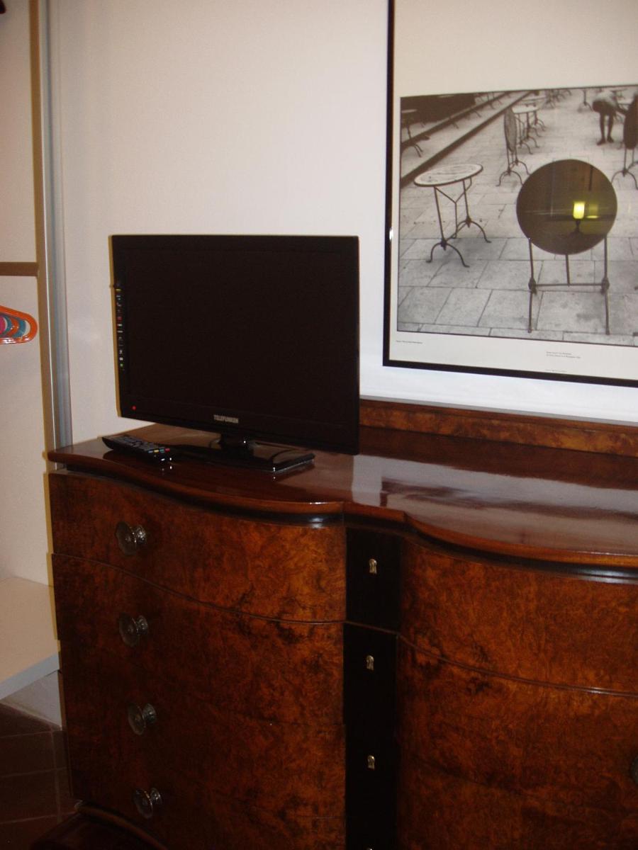 One-Bedroom Apartment (2 Adults) photo 3