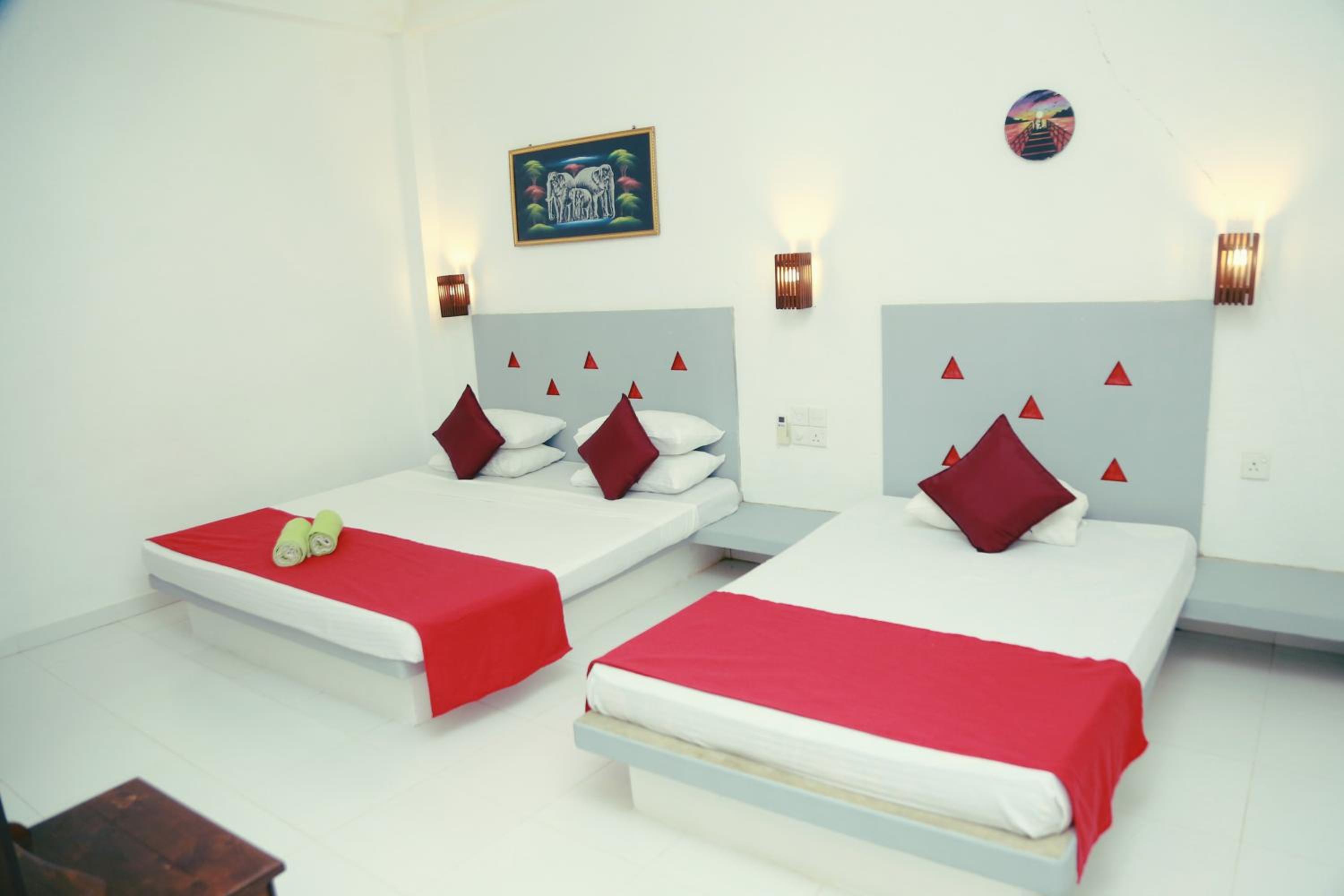 Deluxe Triple Room photo 2