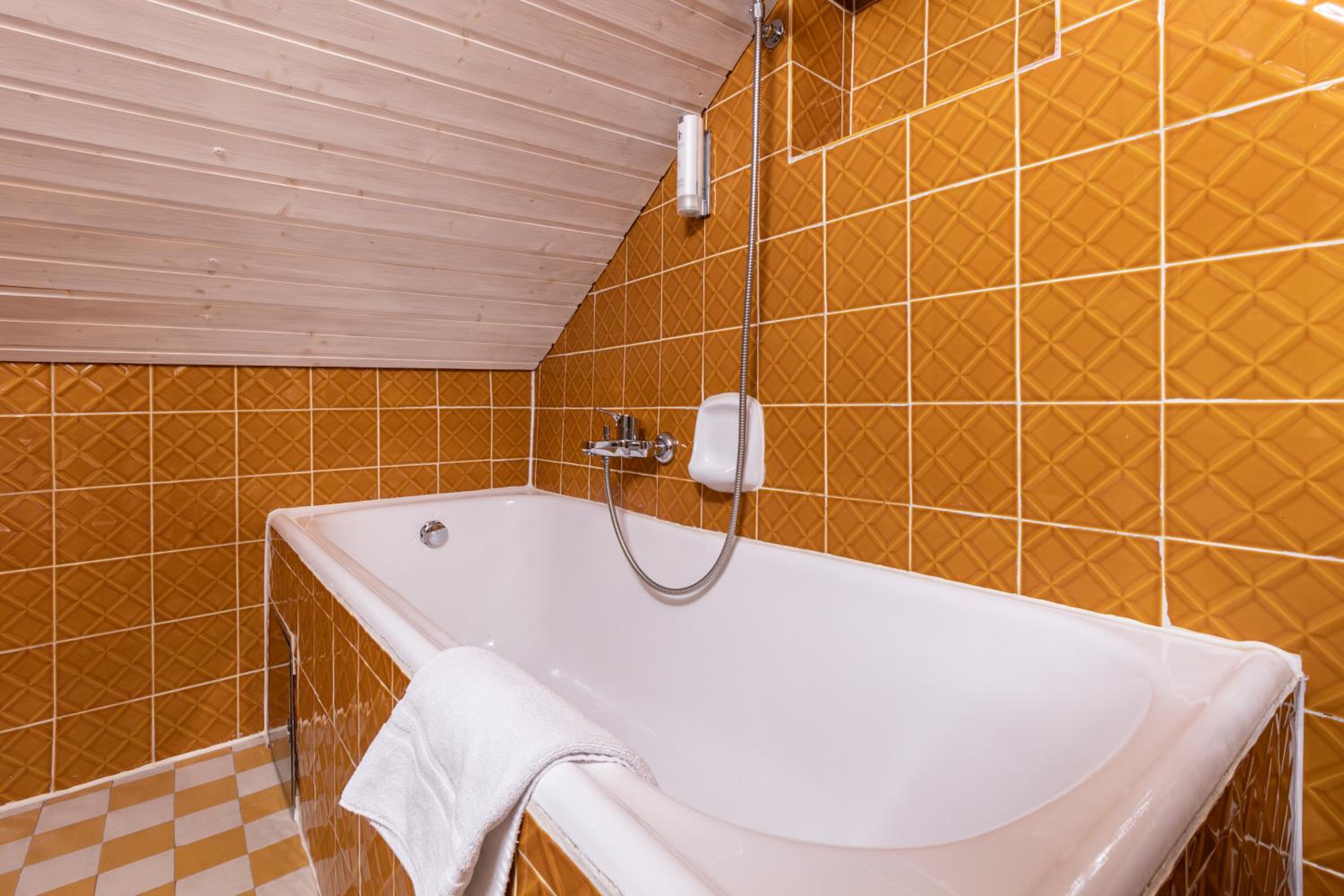 Double Room - Photo 18