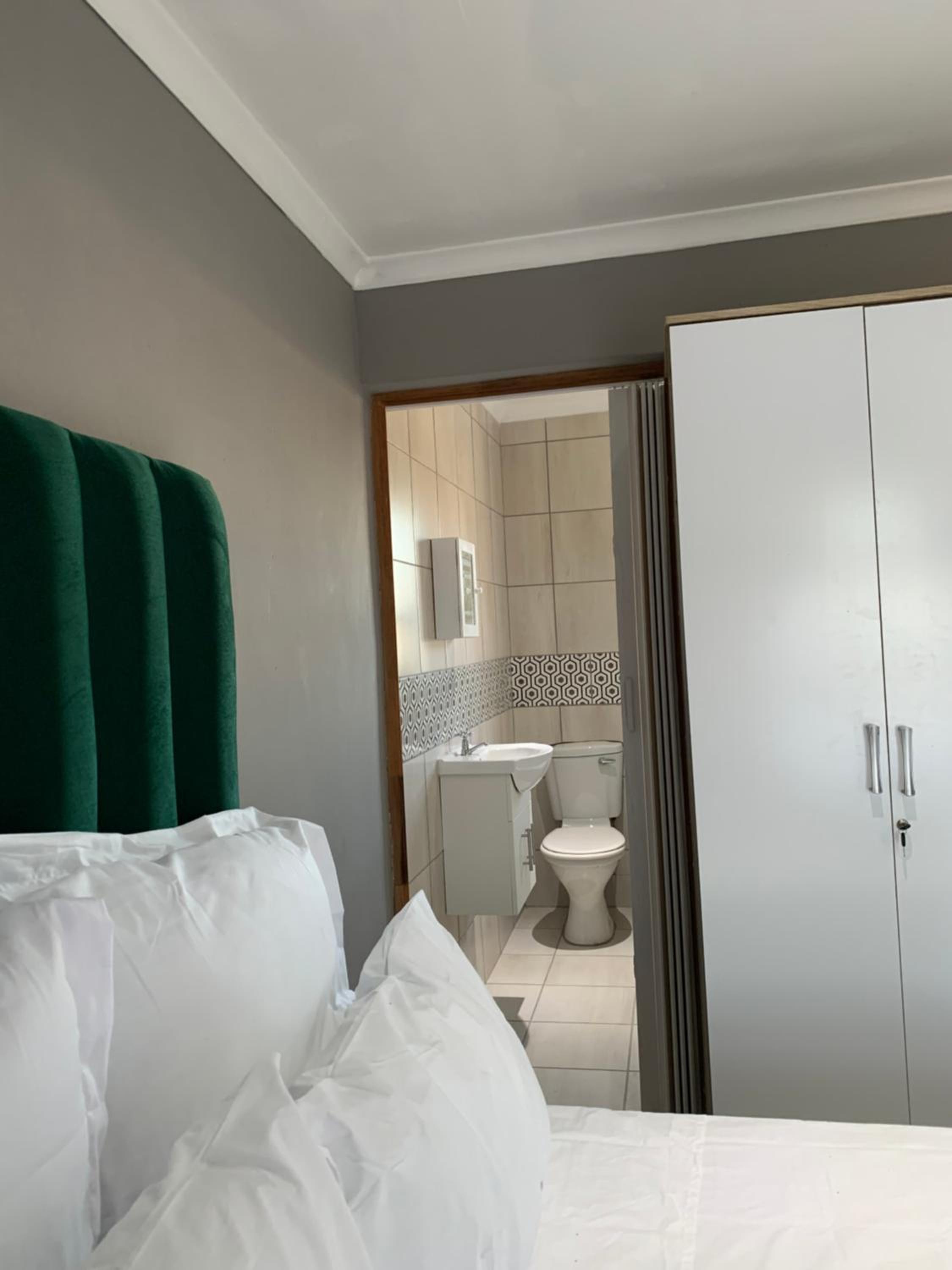 Double Room with Private Bathroom photo 2