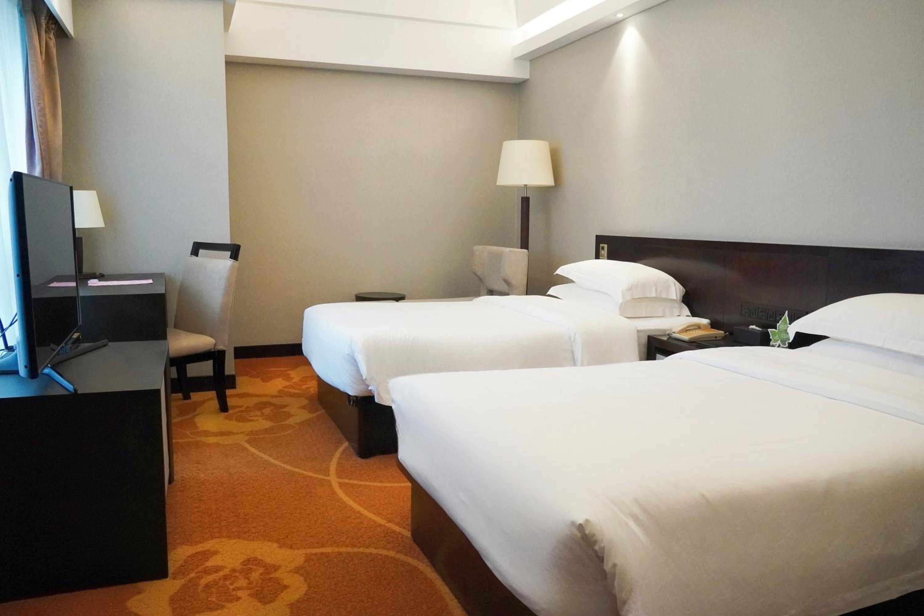 Standard Twin Room - Photo 1