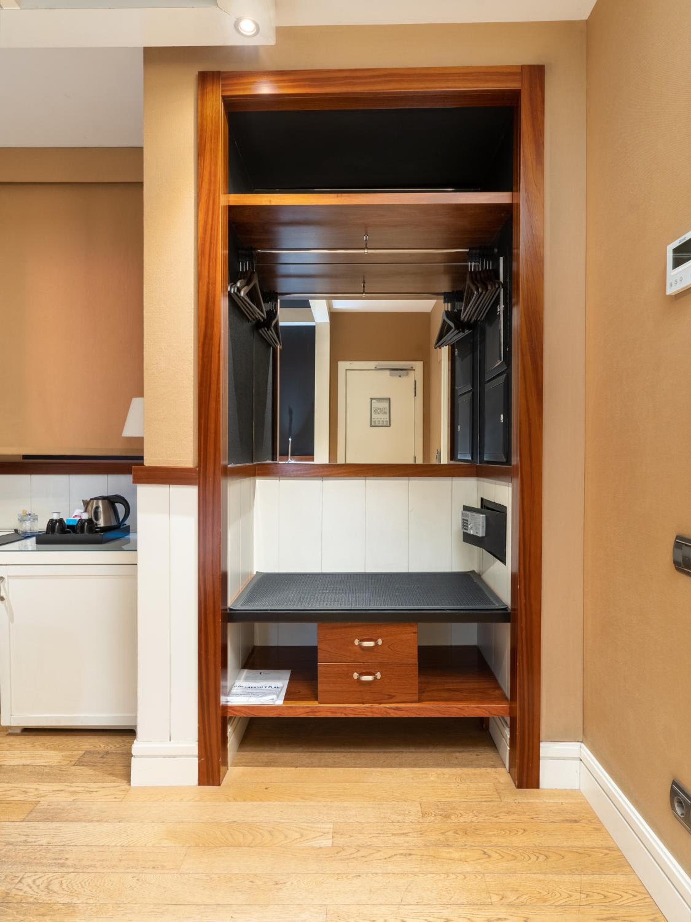 Interior Economy Double or Twin Room photo 2