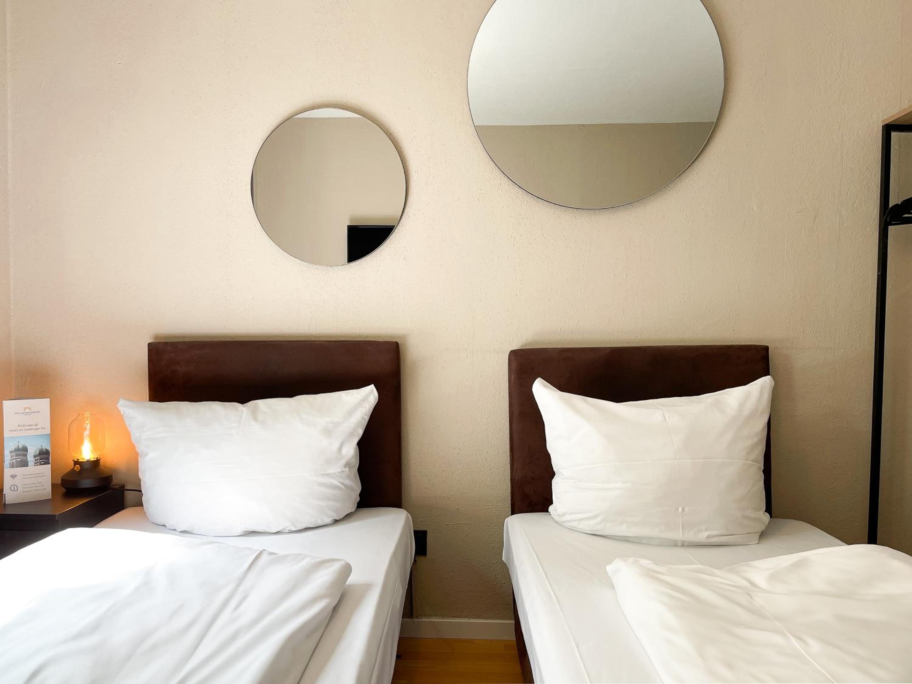 Twin Room - Photo 13
