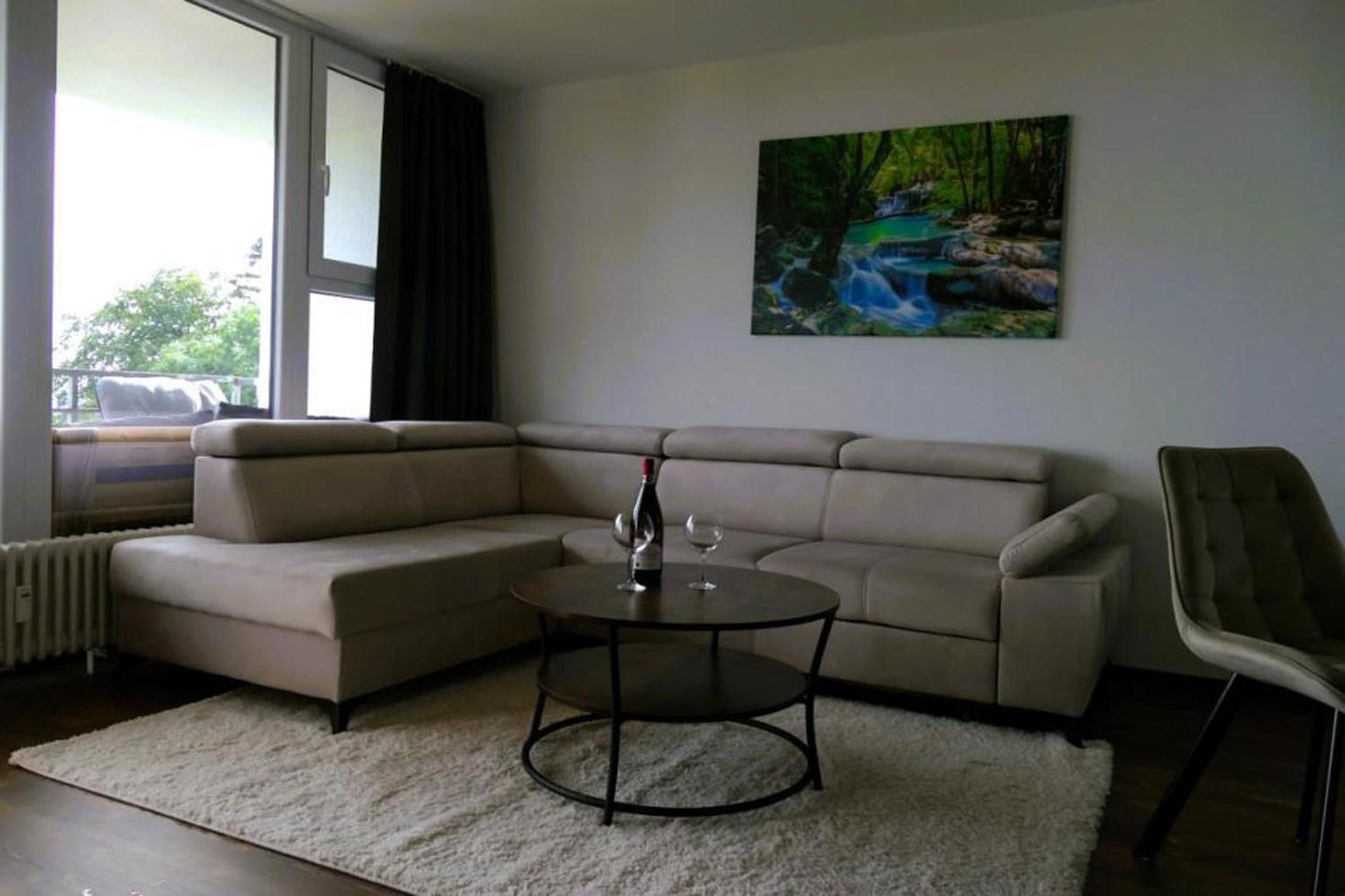 One-Bedroom Apartment photo 1
