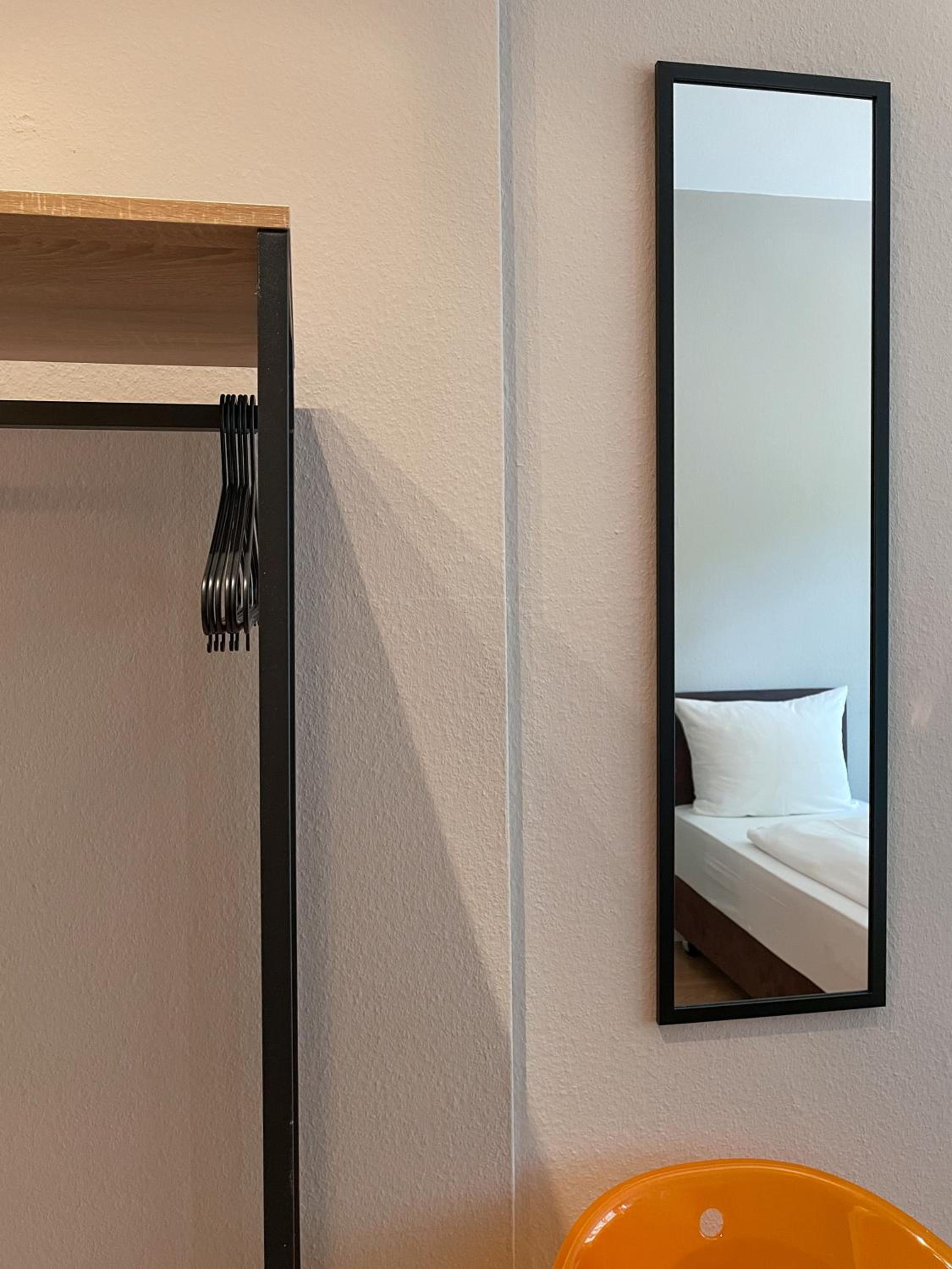 Twin Room - Photo 4
