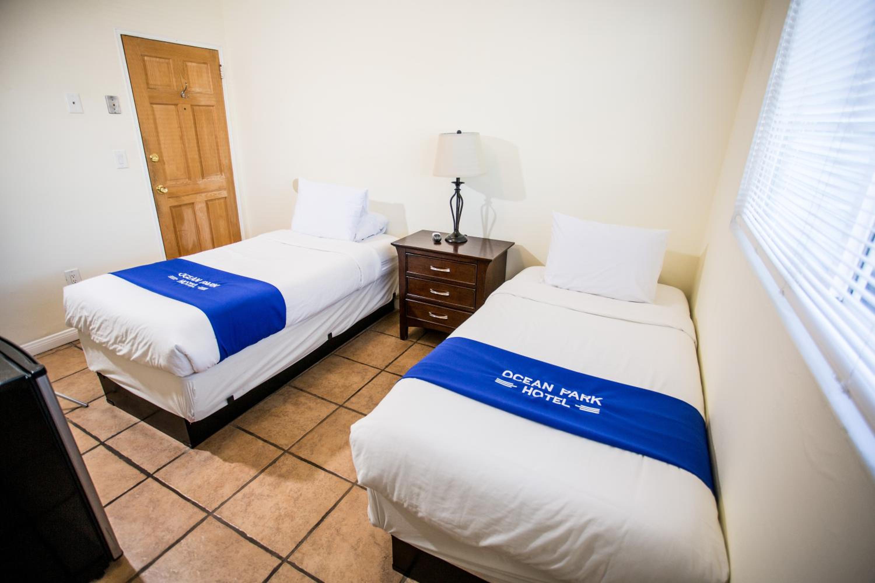 Twin Room with Shared Bathroom