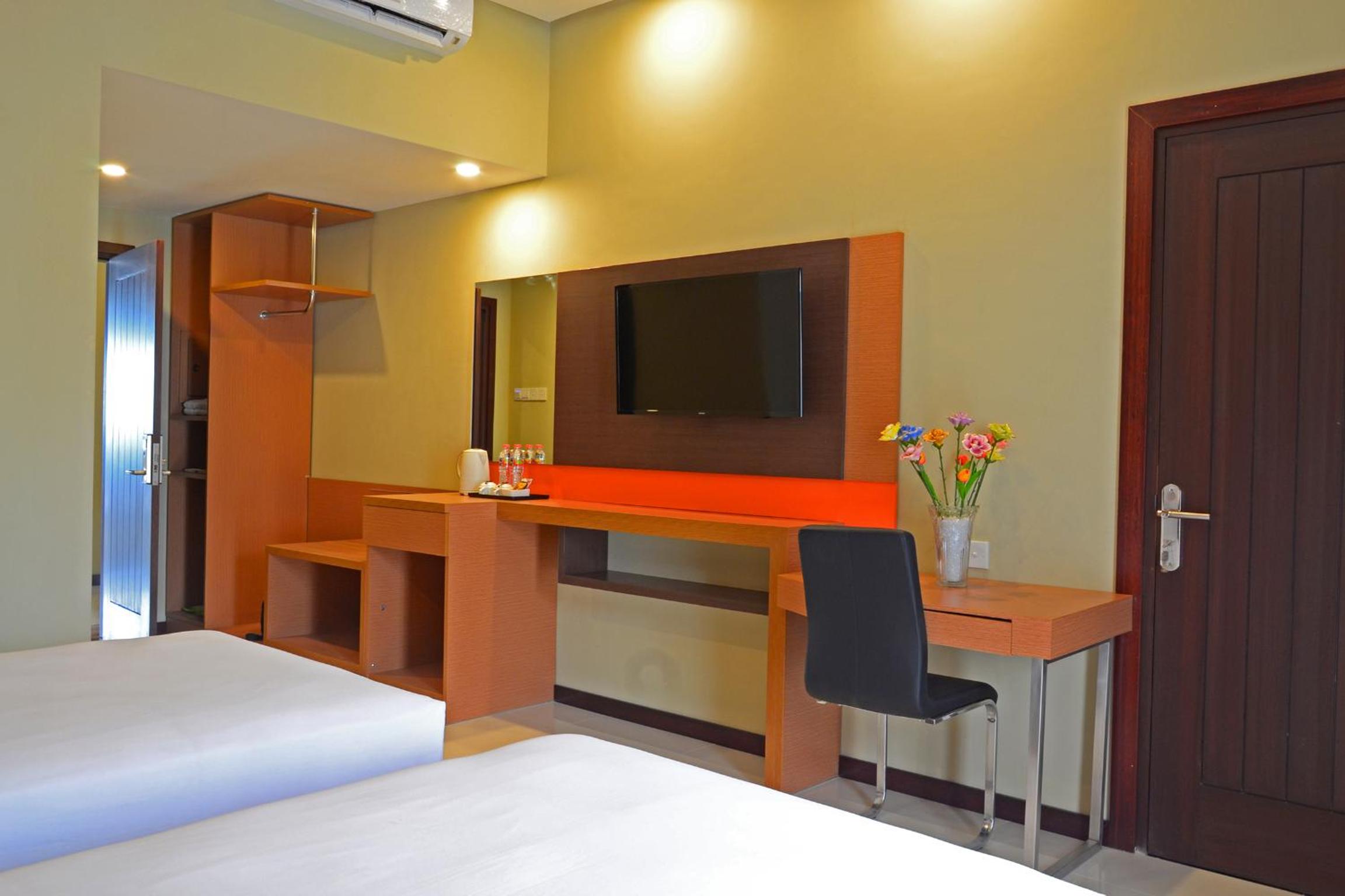 Twin Room with Balcony