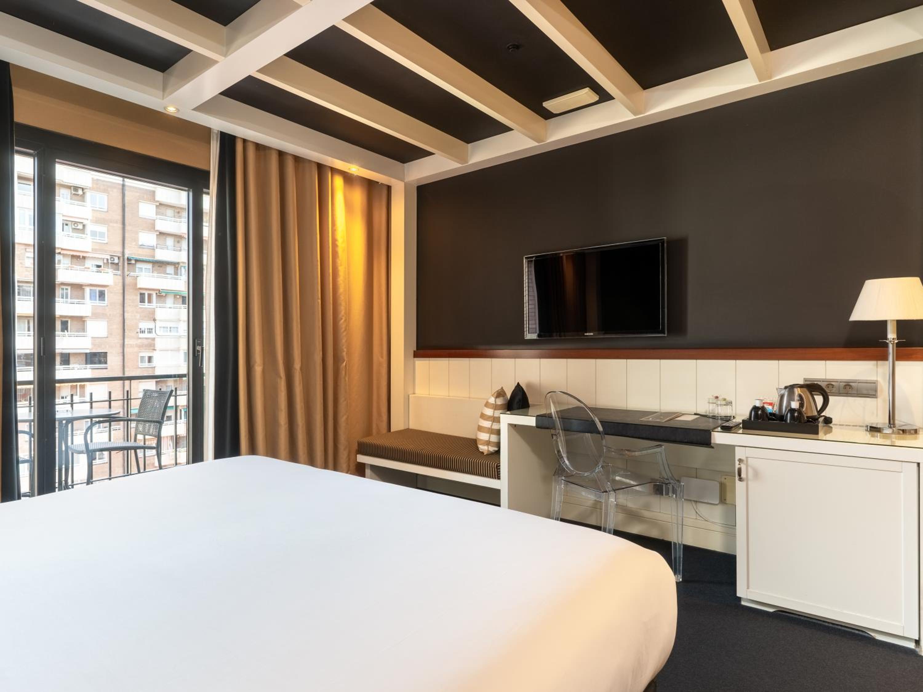Double or Twin Room with Balcony photo 3
