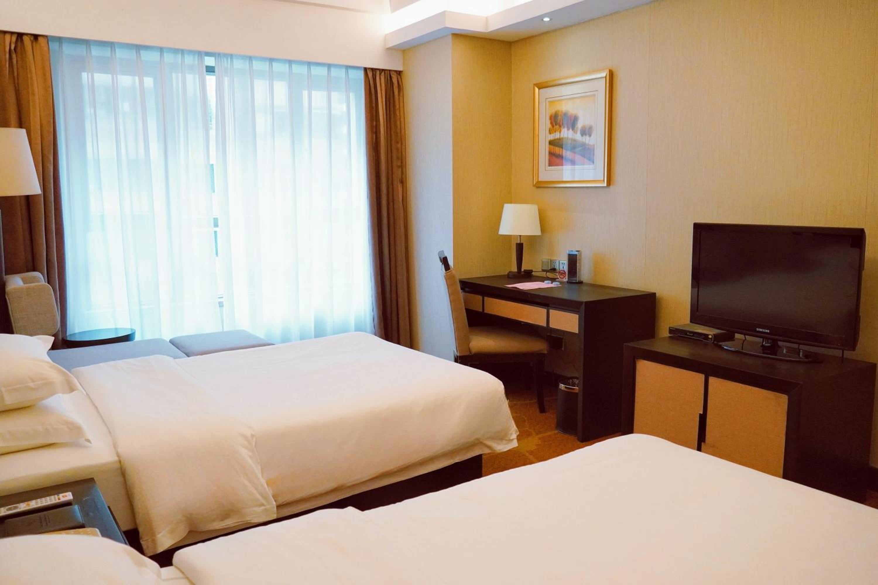Standard Twin Room - Photo 4