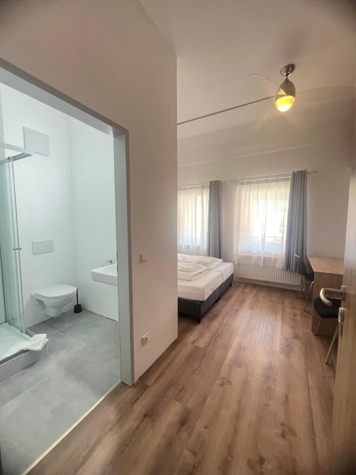Small Double Or Twin Room photo 1