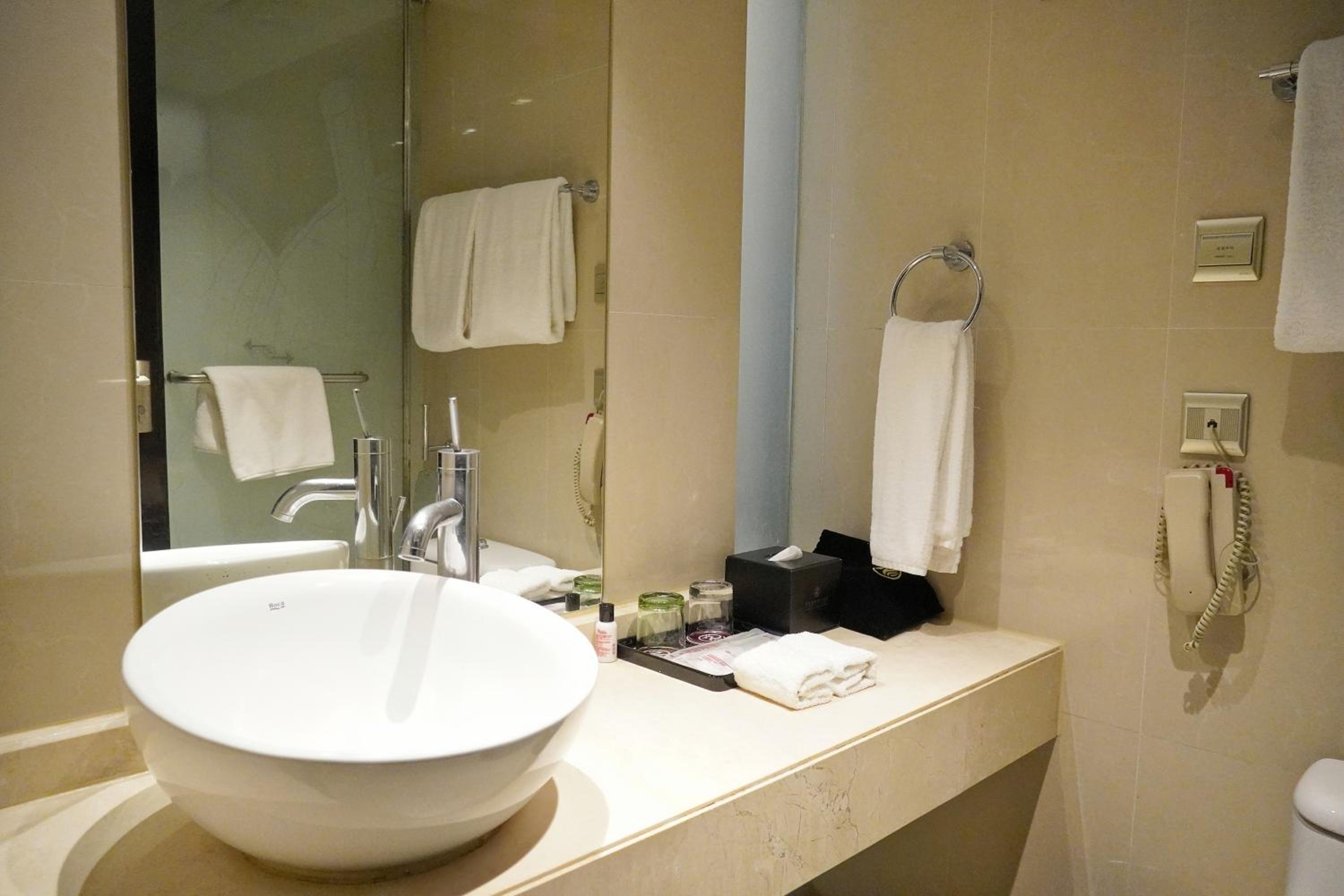 Standard Twin Room - Photo 5