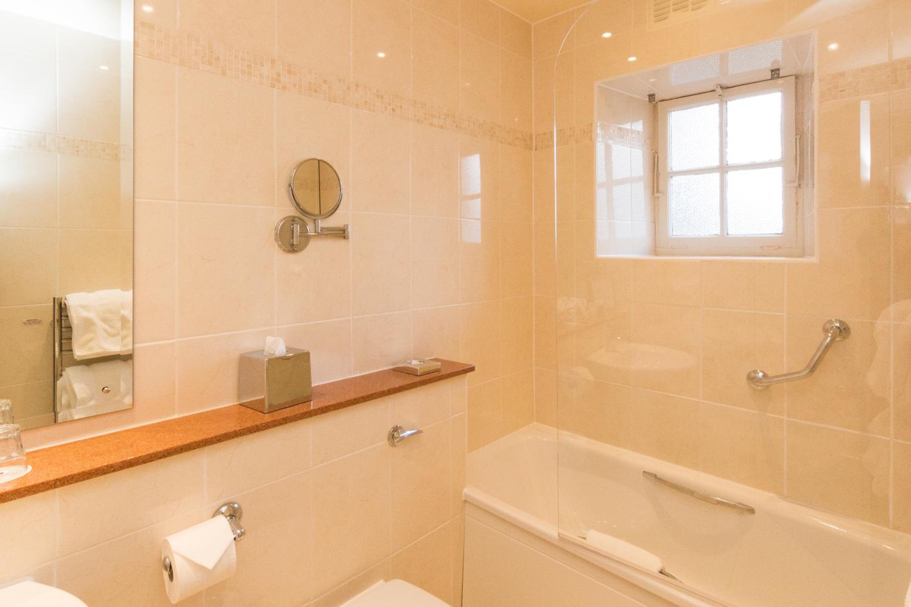 Standard Twin Room - Photo 4