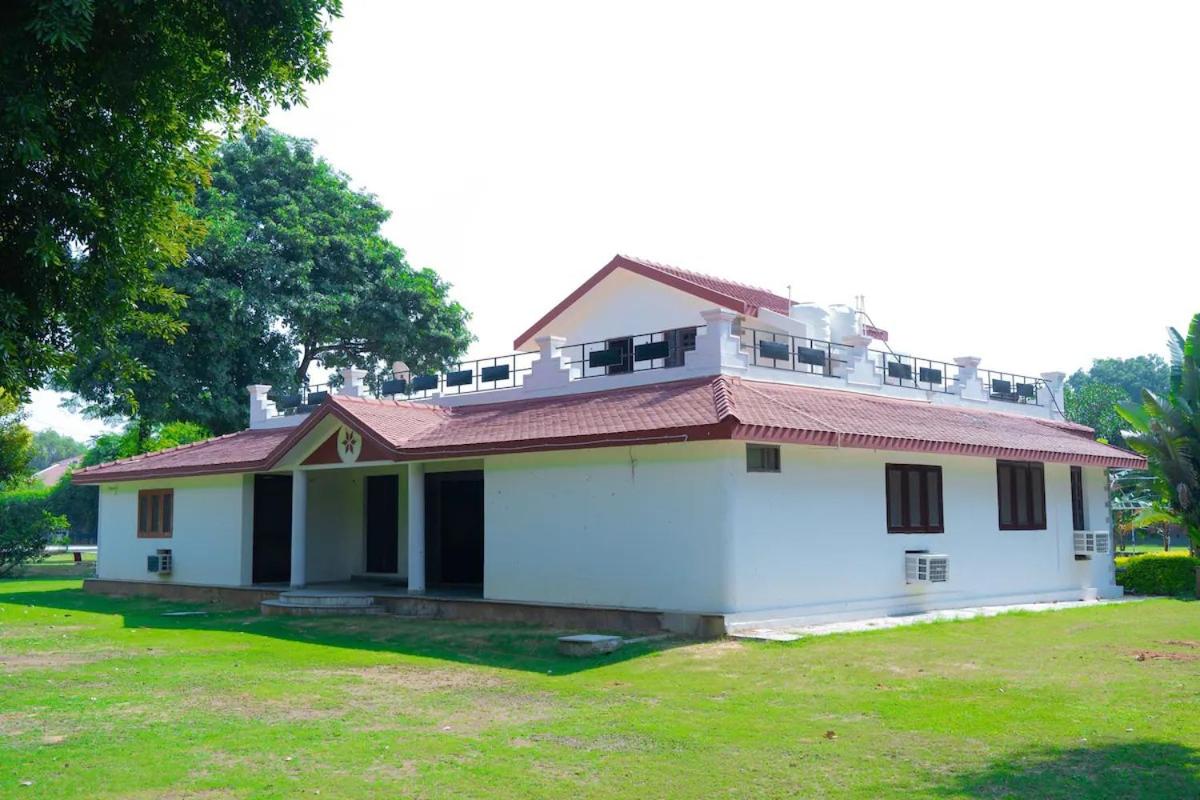 Villa photo 2