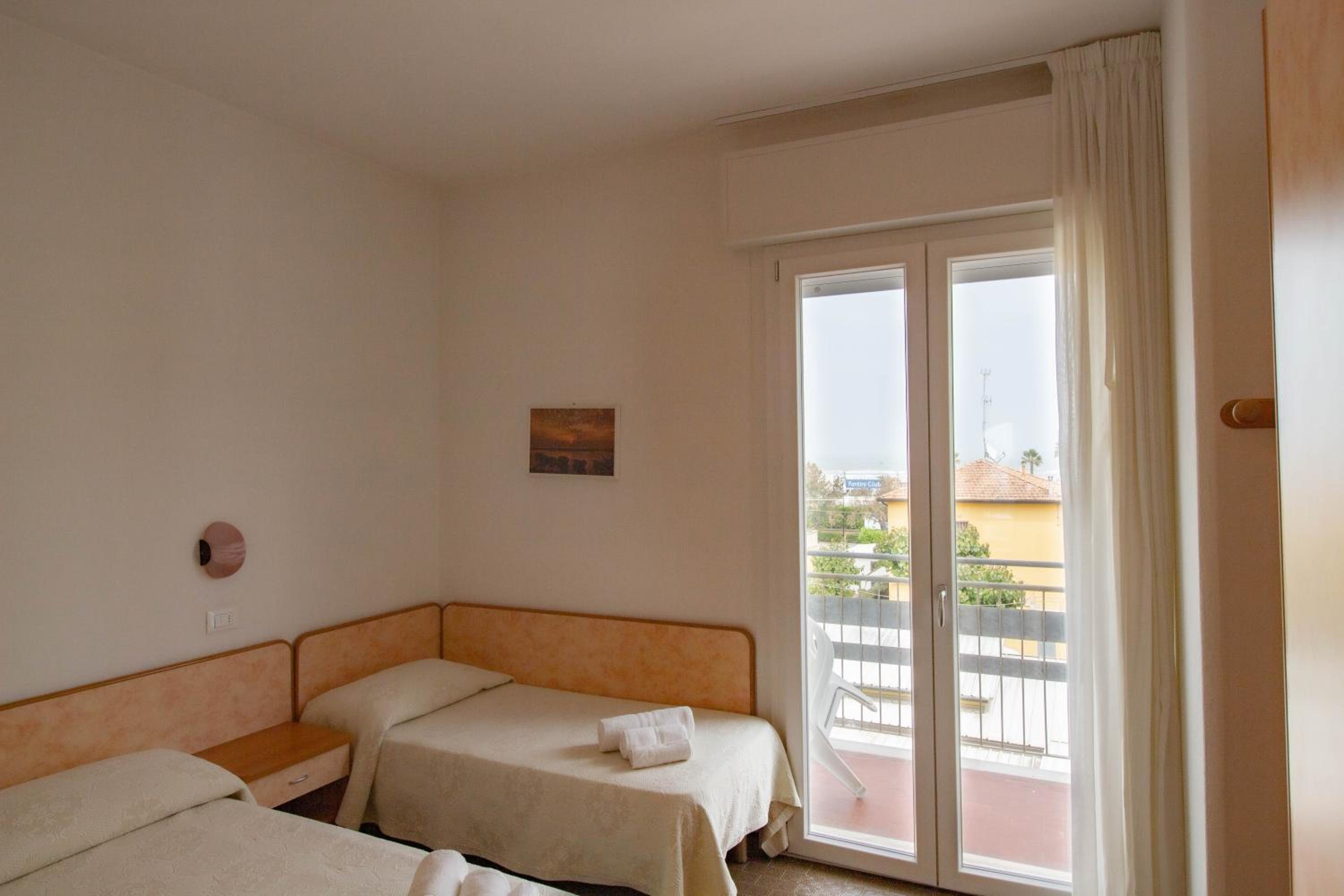 Classic Quadruple Room photo 2