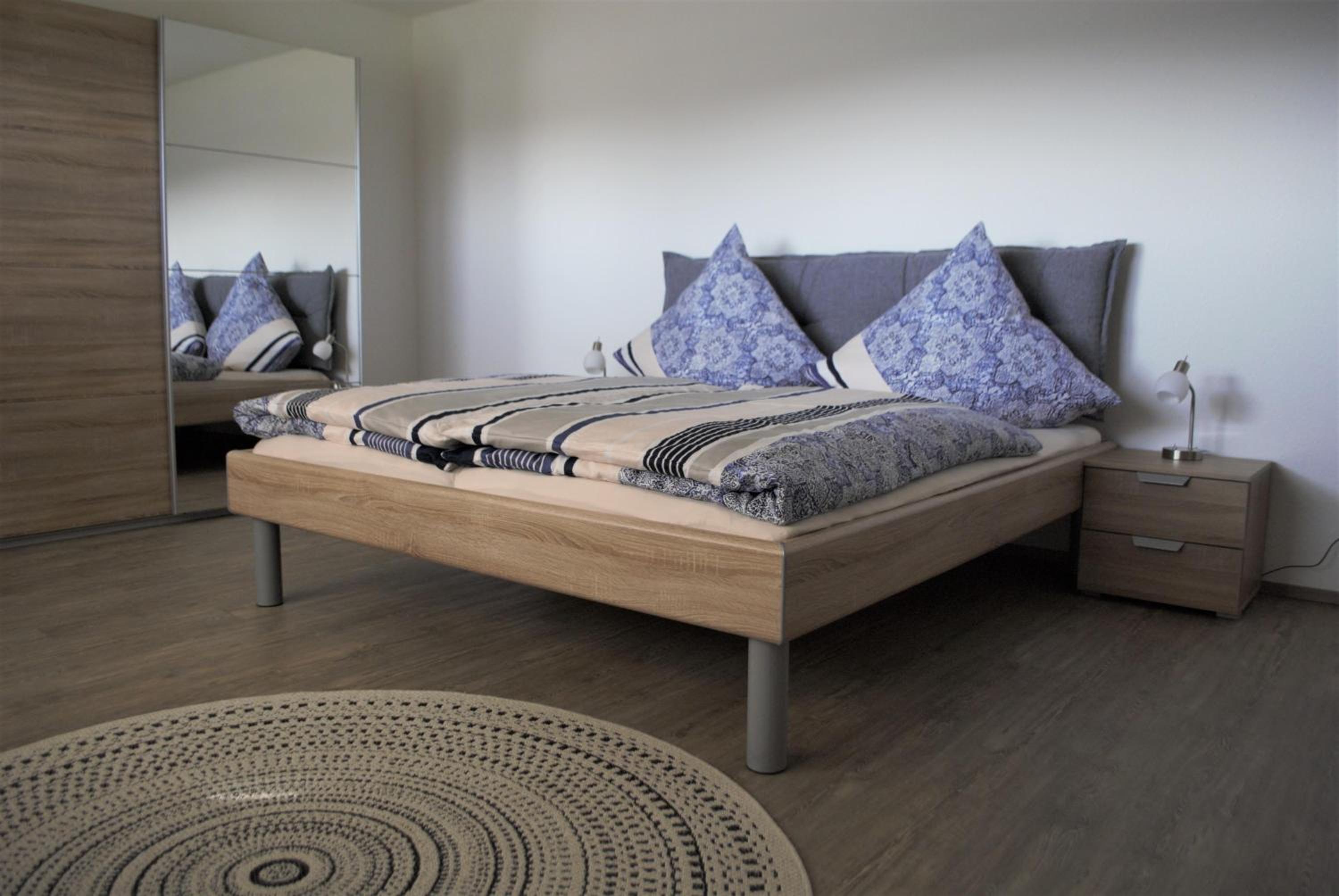 One-Bedroom Apartment with Bath photo 1