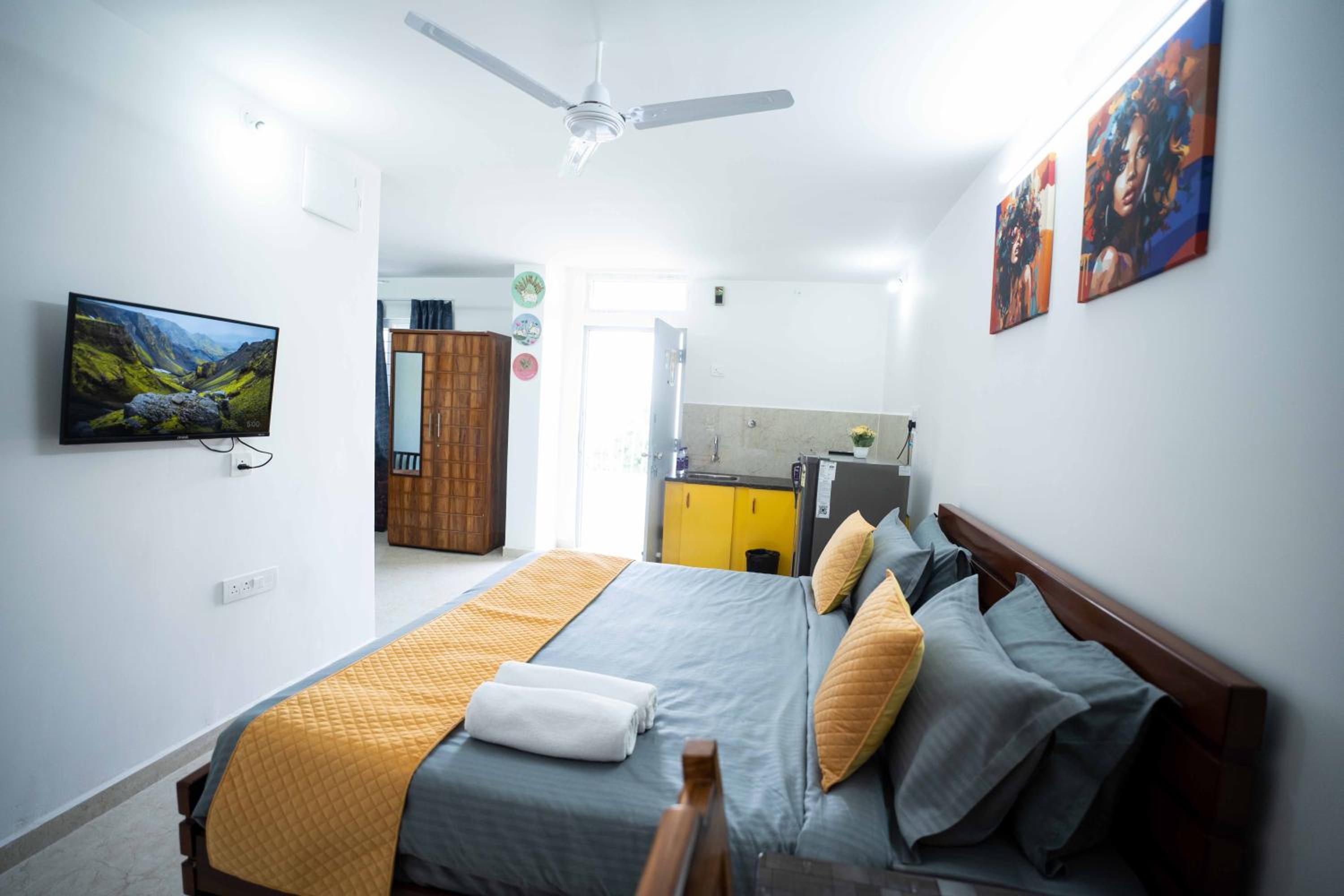 One-Bedroom Apartment - Photo 1